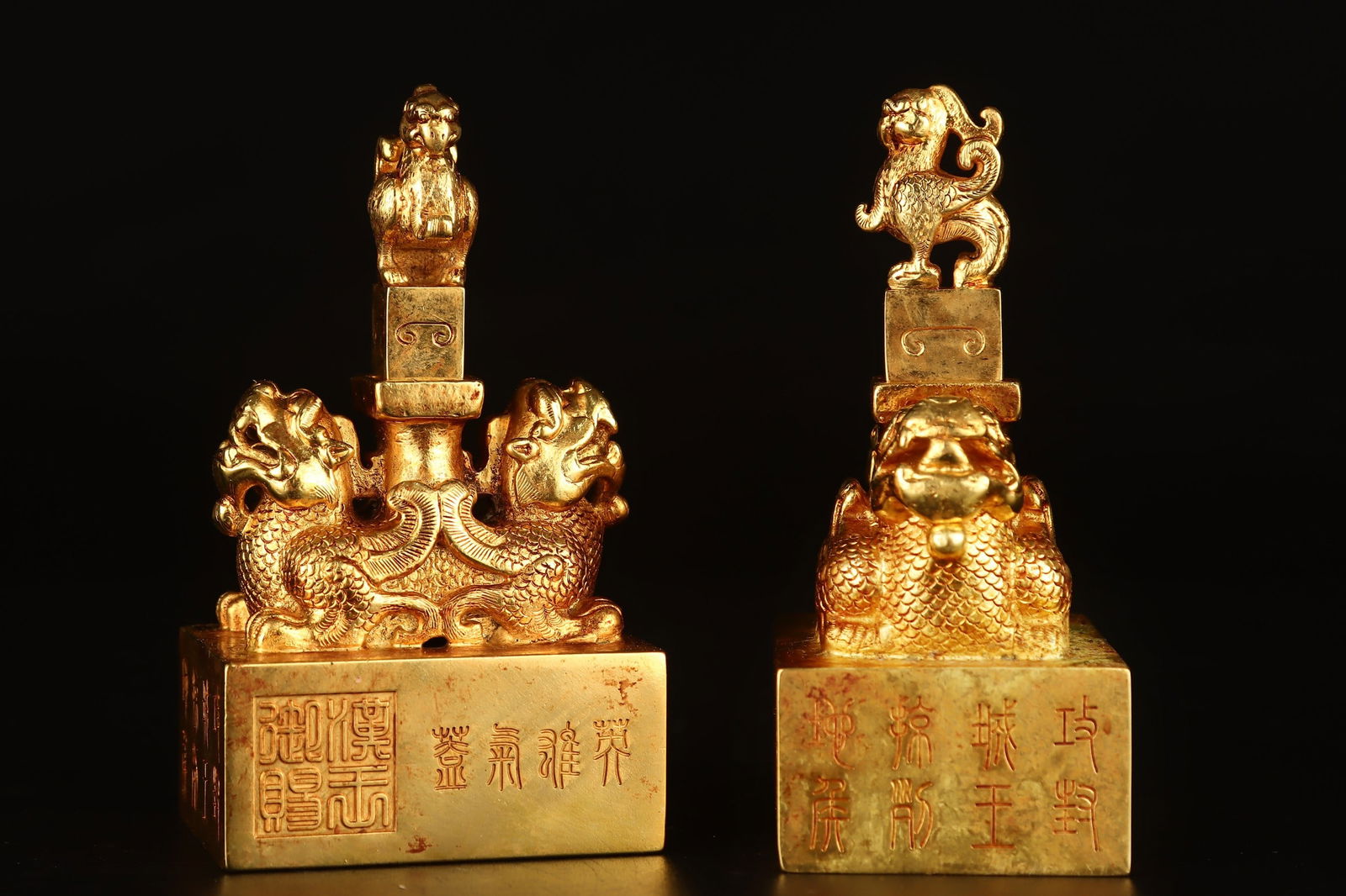 A beautiful copper-gilt combination seal - 8