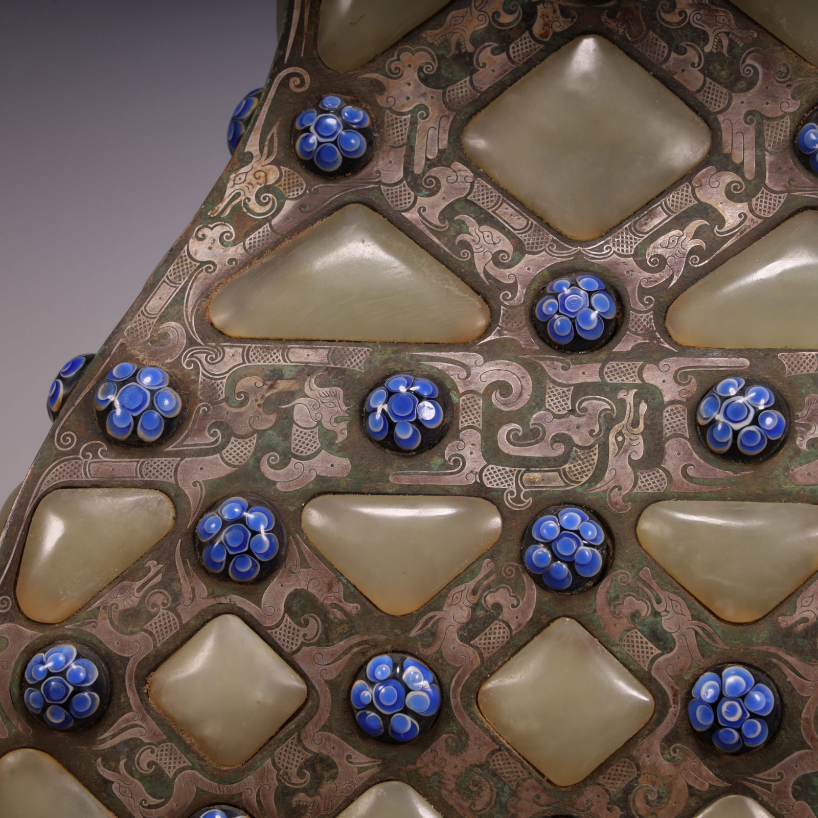 A fine bronze three-legged cauldron stove - 3