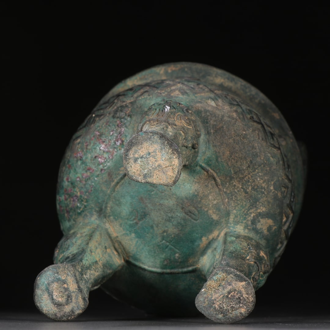 A fine bronze three-legged cauldron stove - 9