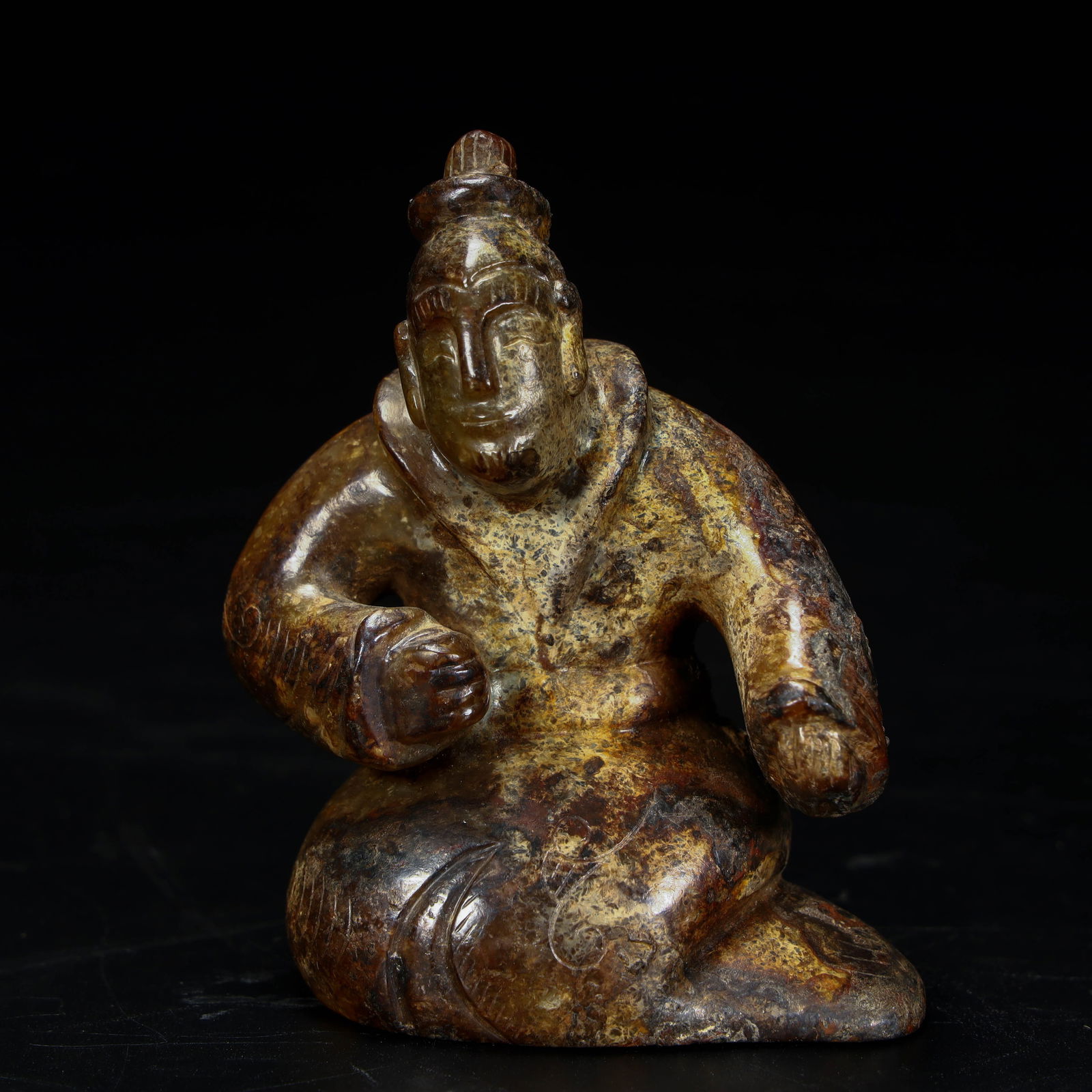 A beautiful jade kneeling figurine: Exquisite jade kneeling figurines Size: H:8cm L: 5.5cm W:3.5cm W:157g (The Dimensions Of All Batches Are Manually Measured.If You Need More Detailed Information, Please Contact Our