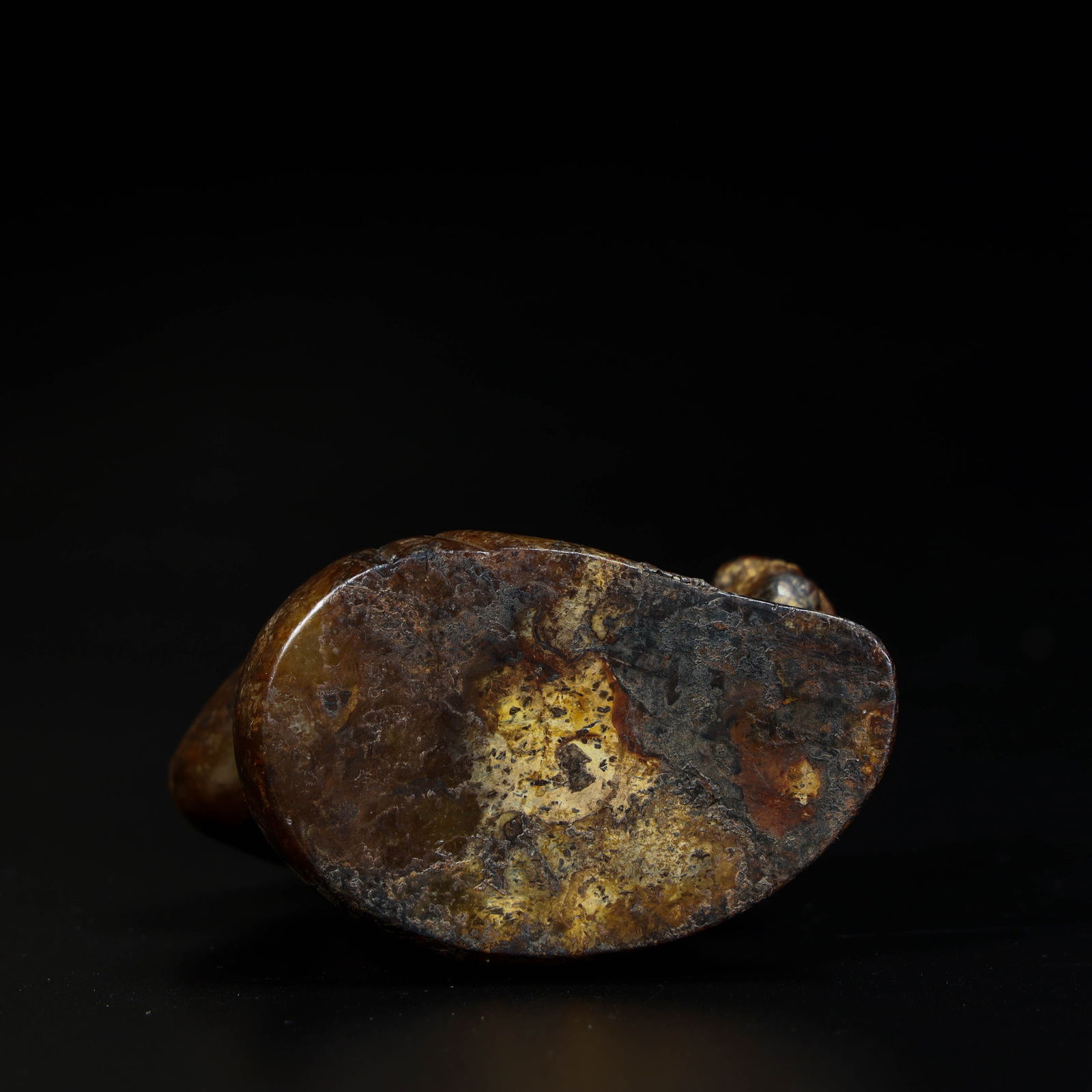 A beautiful jade kneeling figurine - 9