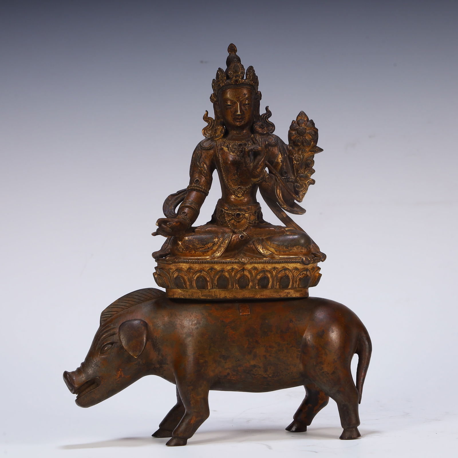 A Buddha statue of the Qing Dynasty: Buddha statue of the Qing Dynasty SIZE:L: :15cm W::5cmH::19cm W::1116g (The Dimensions Of All Batches Are Manually Measured.If You Need More Detailed Information, Please Contact Our Customer Service B