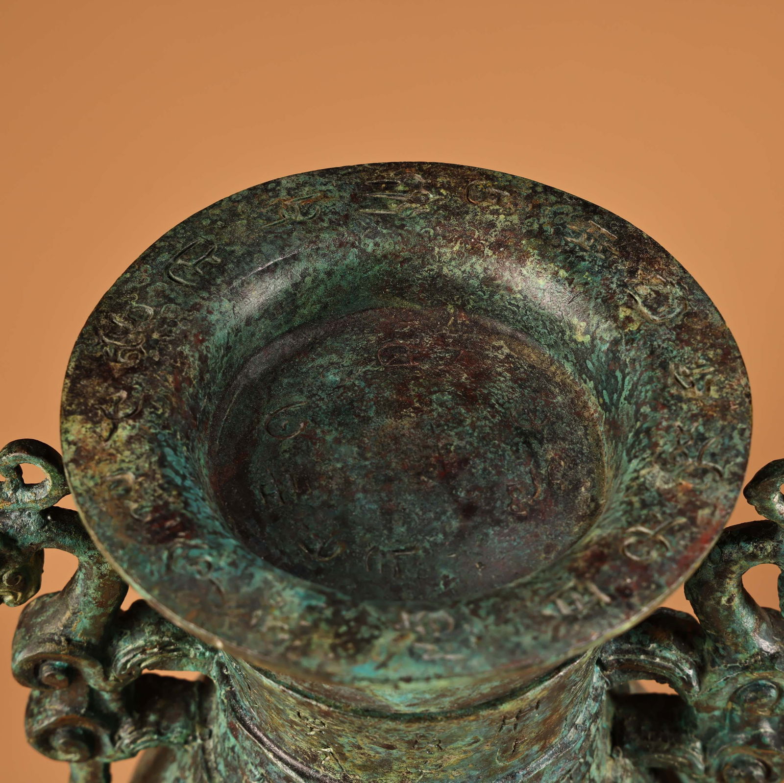 A fine bronze saxifrage vase - 3