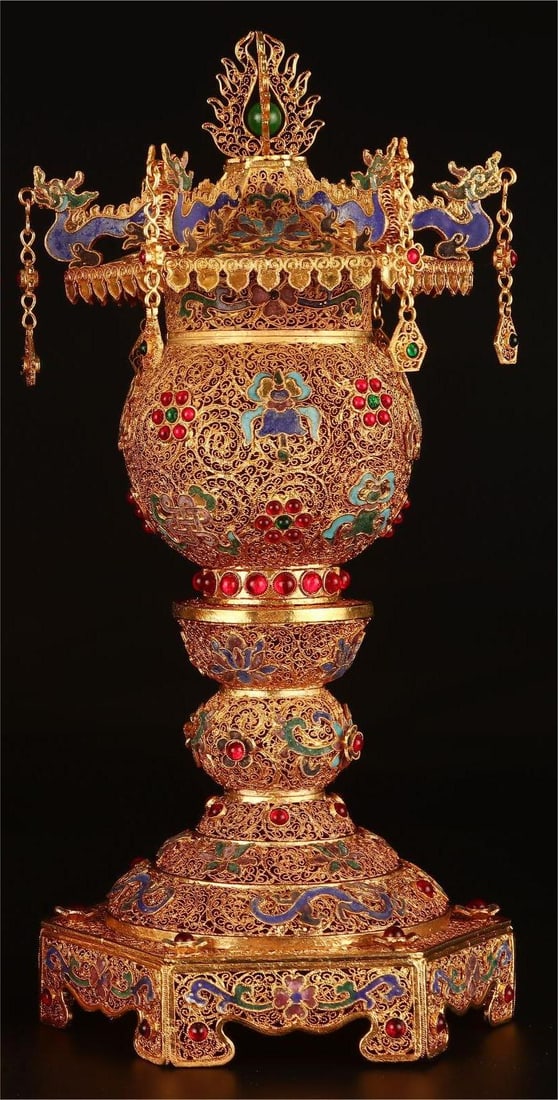 A filigree relic pagoda of the Qing Dynasty (1 of 8)