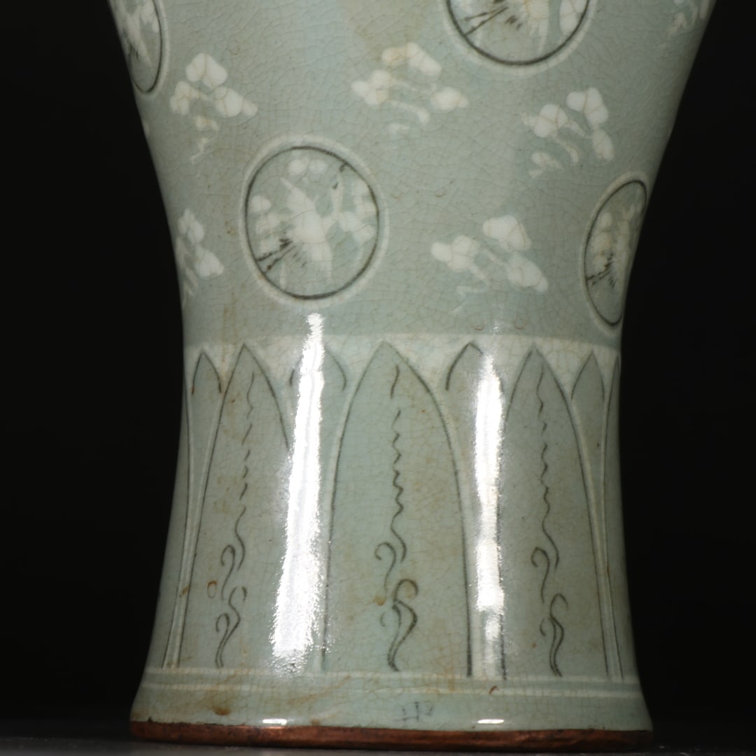 A beautiful porcelain flying crane auspicious cloud pattern appreciation vase - 3