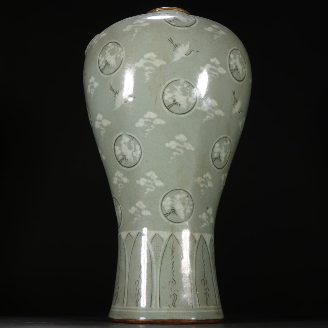 A beautiful porcelain flying crane auspicious cloud pattern appreciation vase - 6