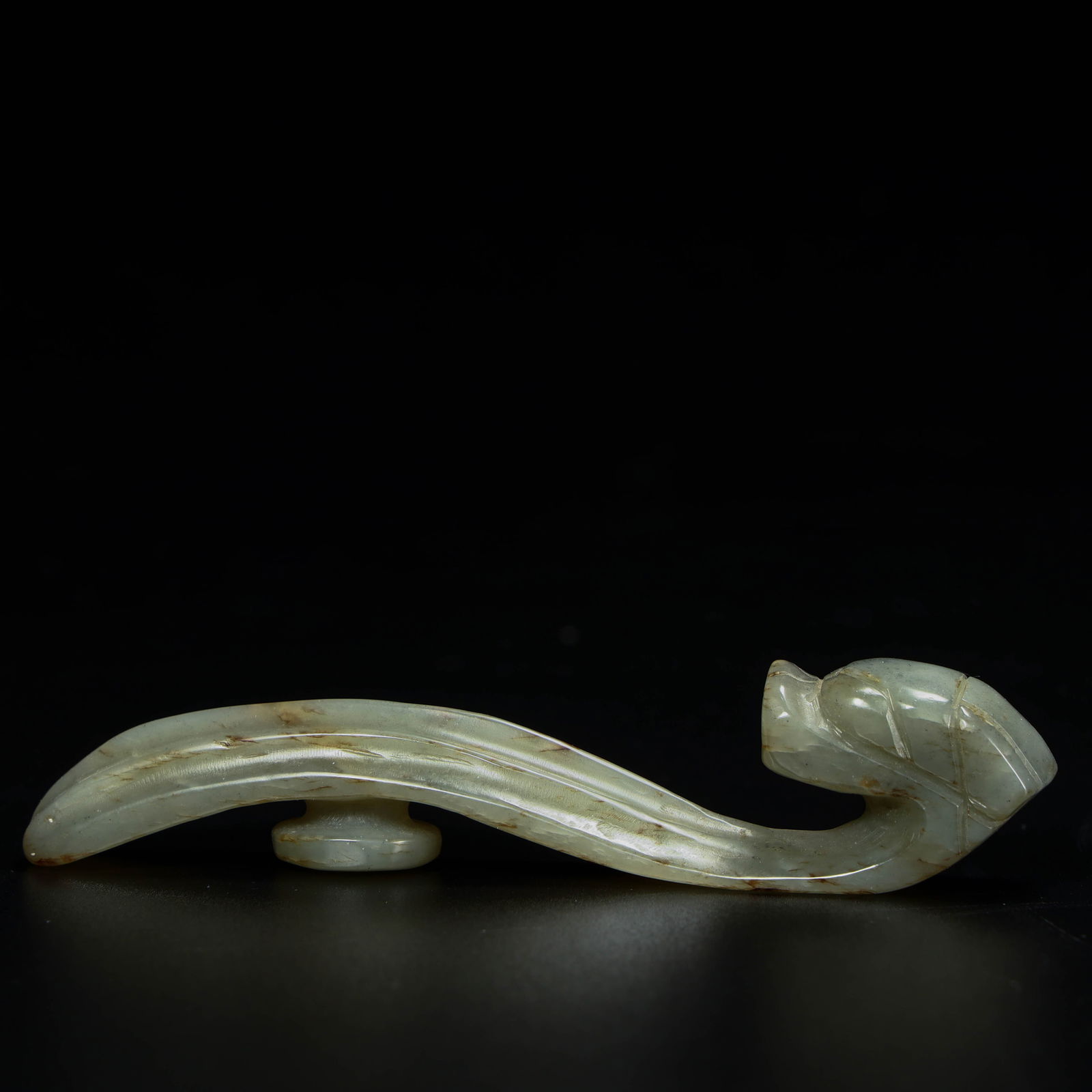 A beautiful jade dragon head with a hook - 3