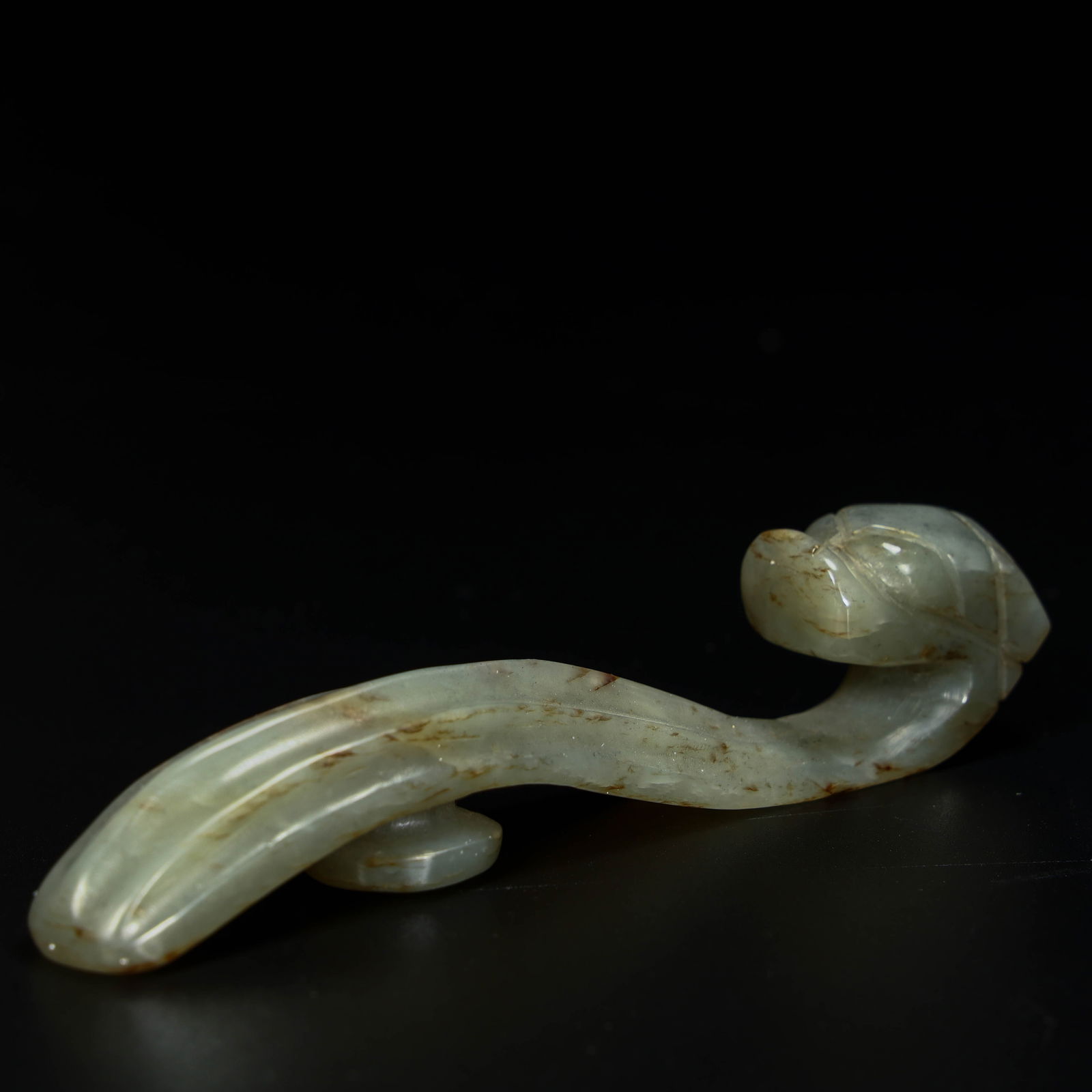 A beautiful jade dragon head with a hook - 4