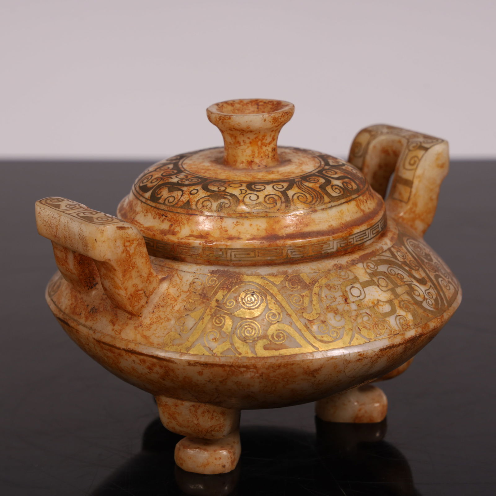 A beautiful amphora jade pot - 2