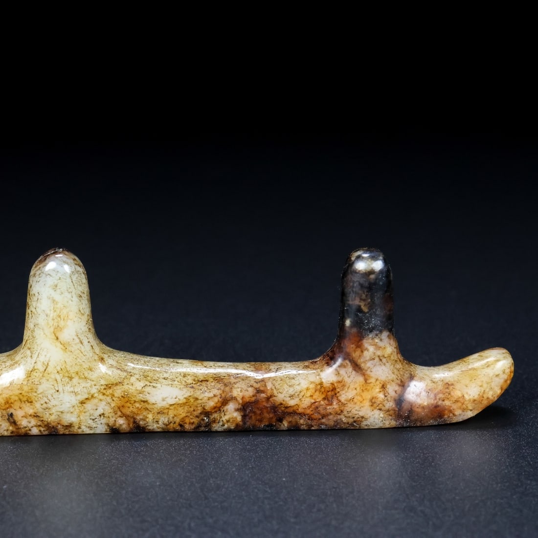 A beautiful Hetian jade pen holder - 3