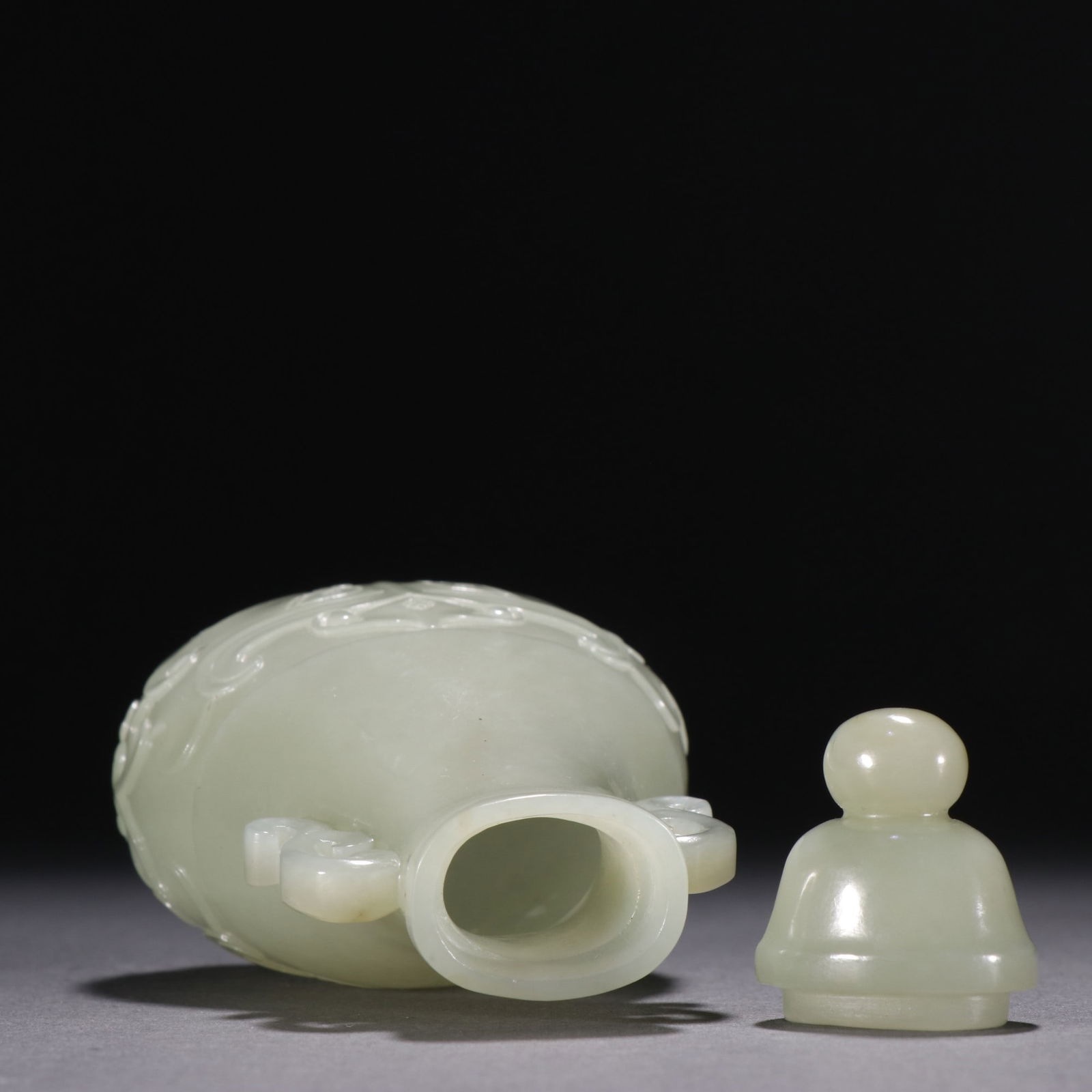 A Qing Dynasty Hetian jade gluttonous pattern lid bottle - 8