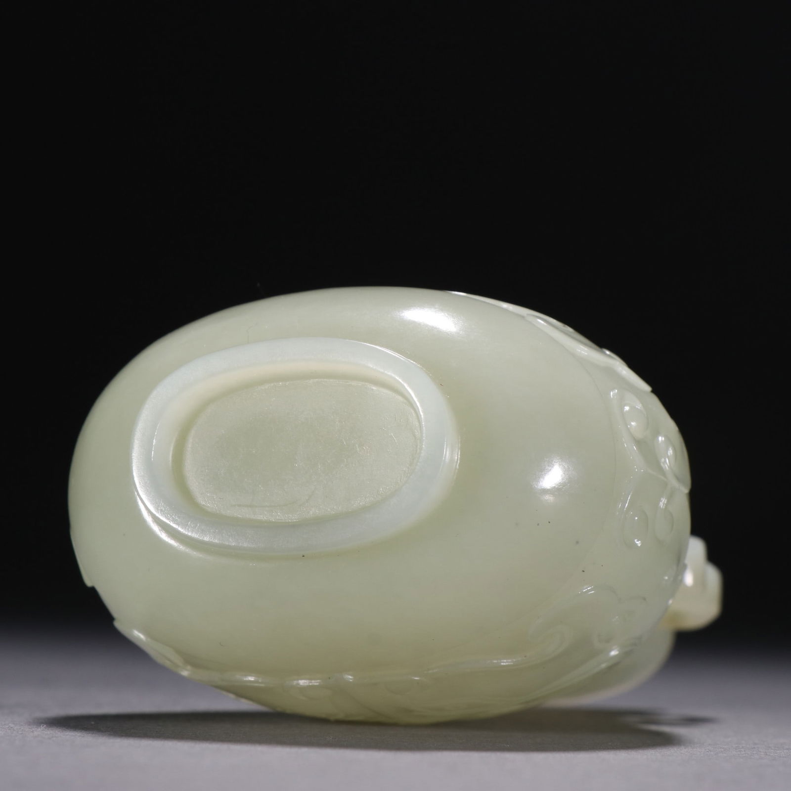 A Qing Dynasty Hetian jade gluttonous pattern lid bottle - 9
