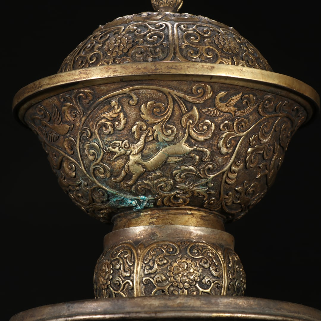 A copper-gilt donor from the Qing Dynasty - 2