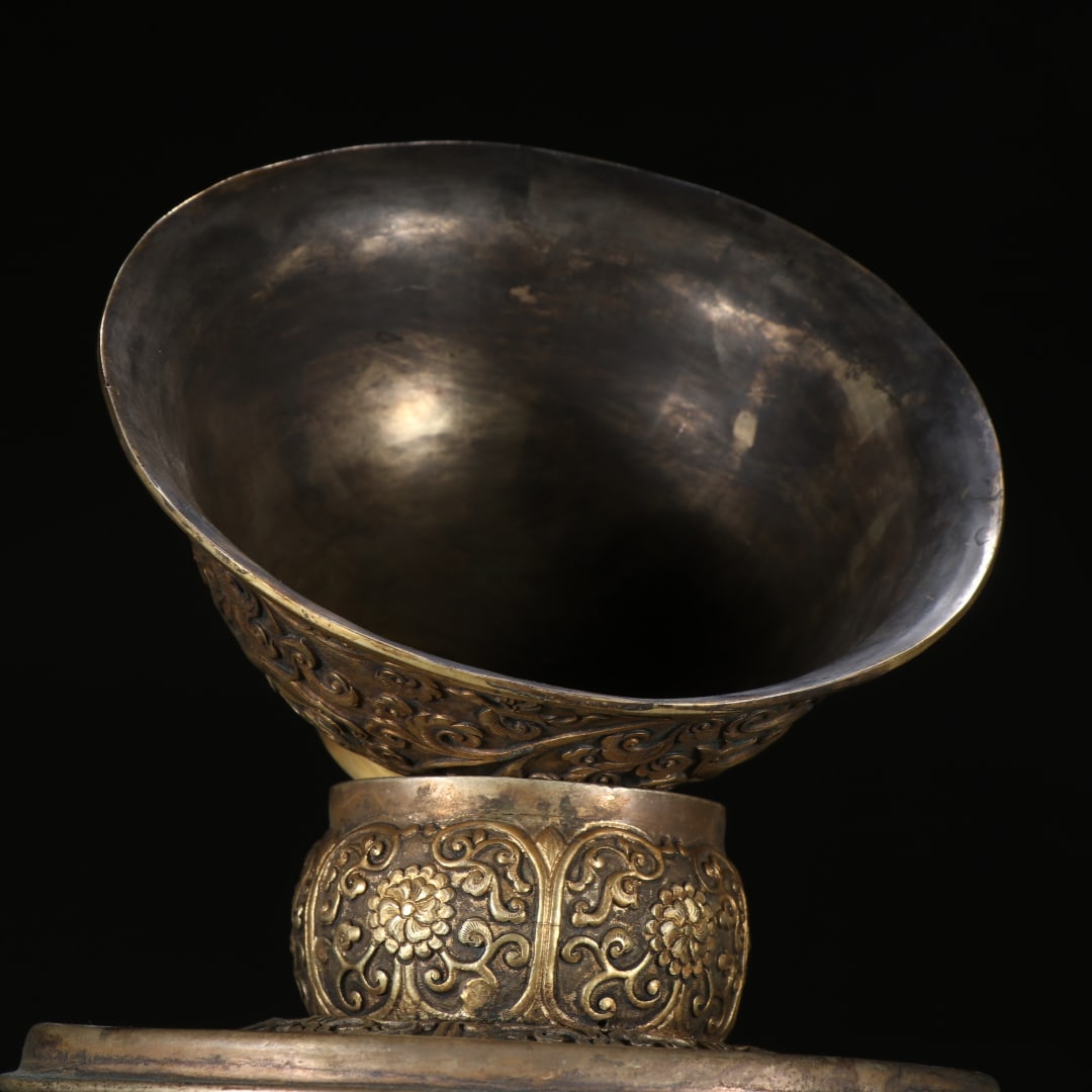 A copper-gilt donor from the Qing Dynasty - 8