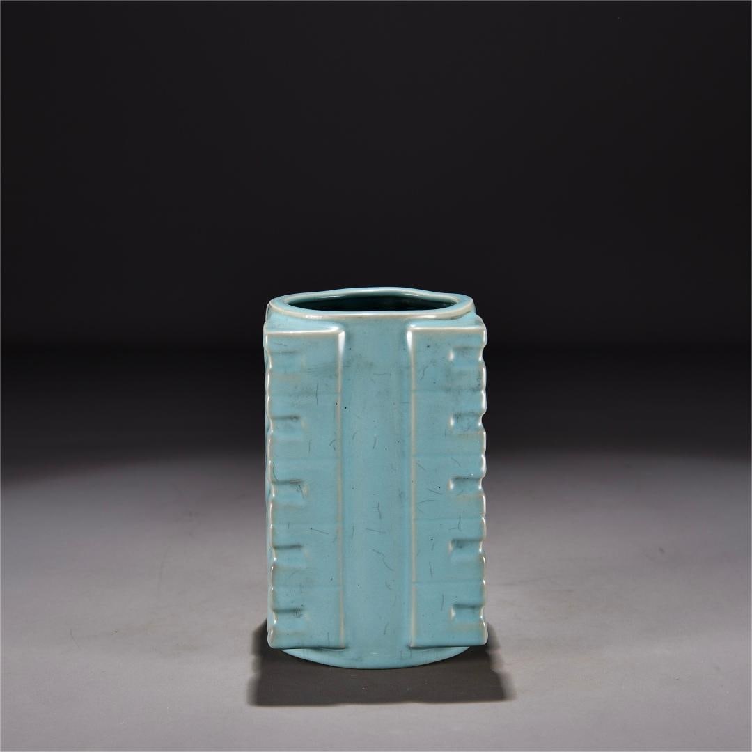 A sky-blue glazed cong-style bottle from the Ru kiln in the Song Dynasty: The azure glaze cong-style bottle of the Ru kiln in the Song Dynasty Size:H:18cm W:10cm (The Dimensions Of All Batches Are Manually Measured.If You Need More Detailed Information,