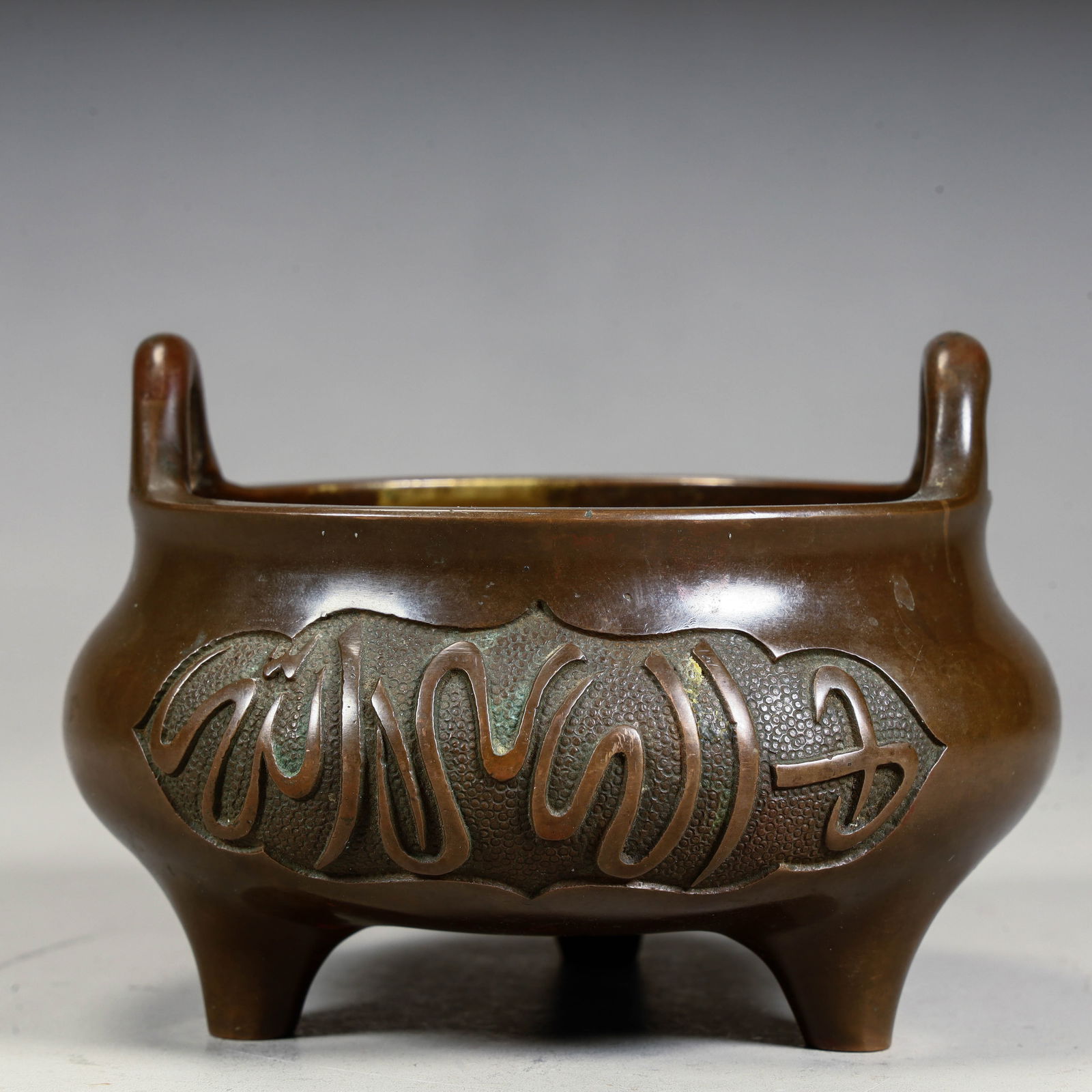 A high-quality cupola incense burner of the Qing Dynasty: Qing Dynasty's high-quality cupola incense burner Size: H:8cm L:11.5cm W:11.5cm W:832g (The Dimensions Of All Batches Are Manually Measured.If You Need More Detailed Information, Please Contact Our Cu