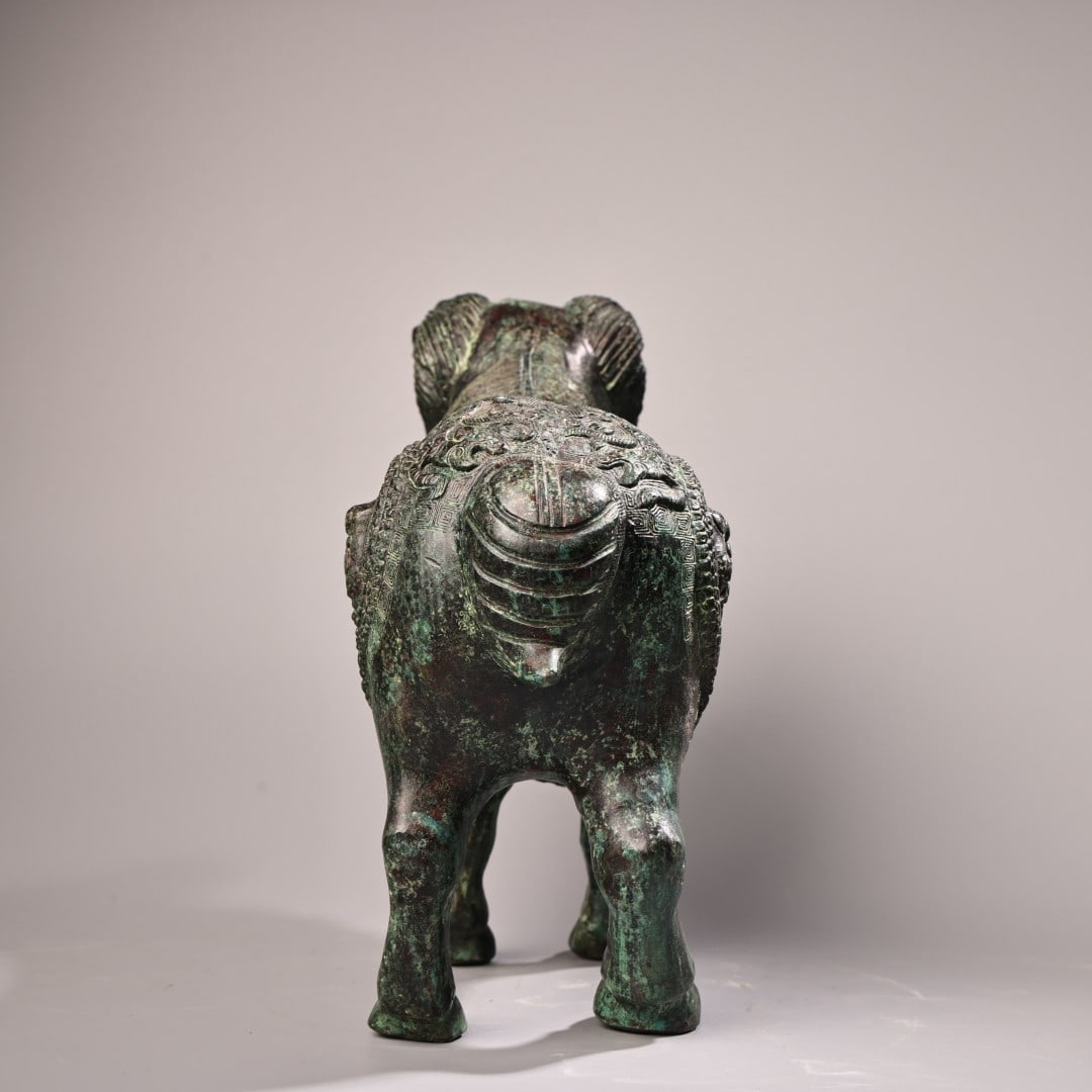 A fine bronze sheep with inscriptions - 11