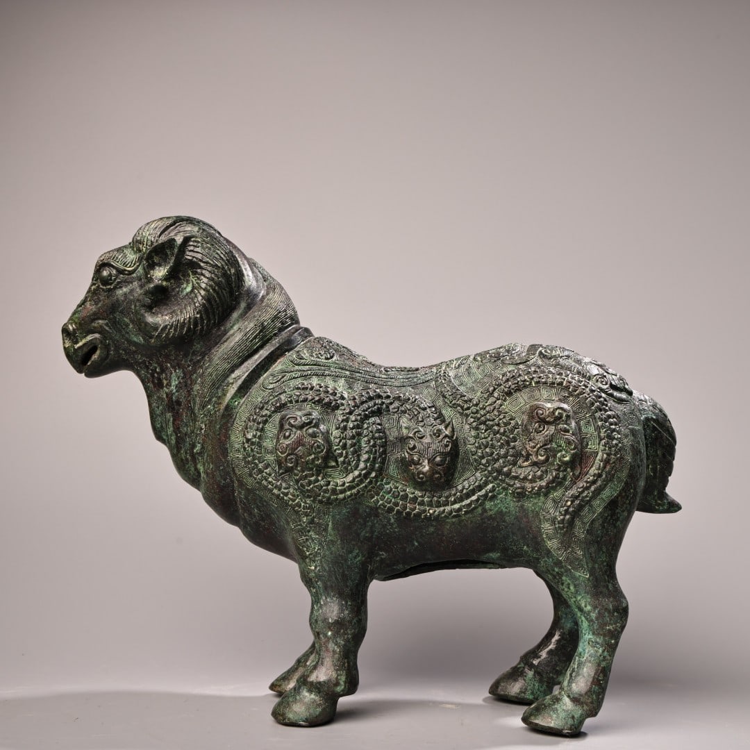 A fine bronze sheep with inscriptions (1 of 12)
