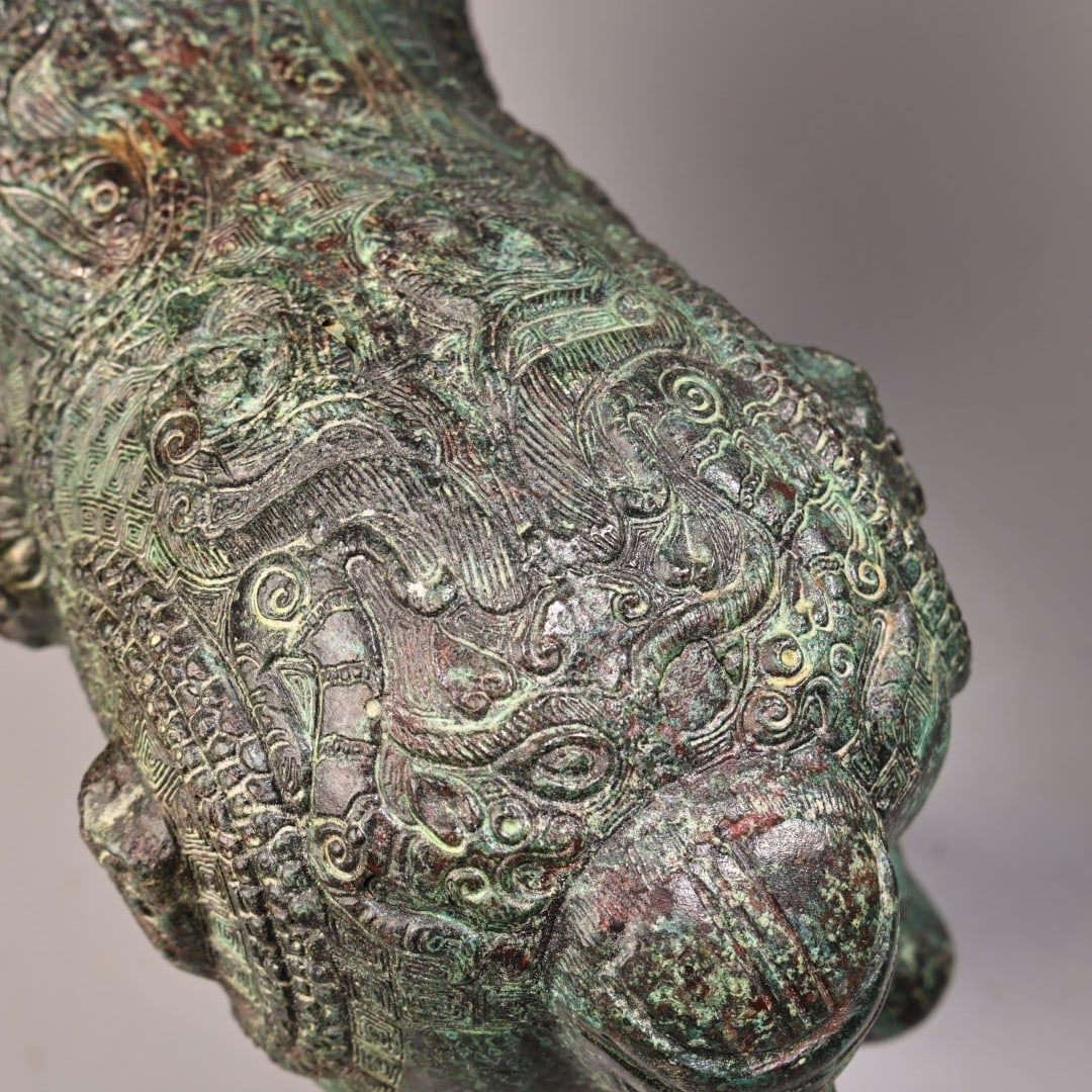 A fine bronze sheep with inscriptions - 7