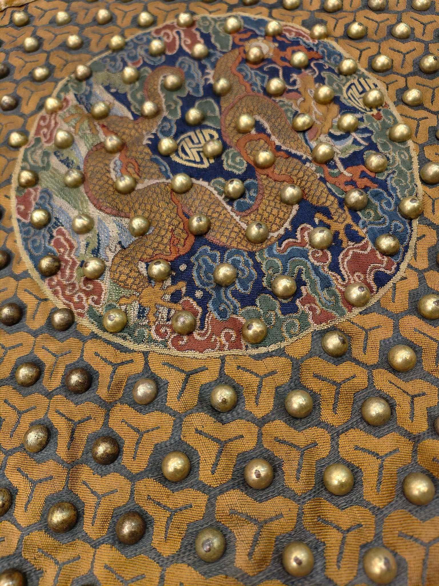 A fine copper-gilt robe nailed with dragon pattern armor - 3