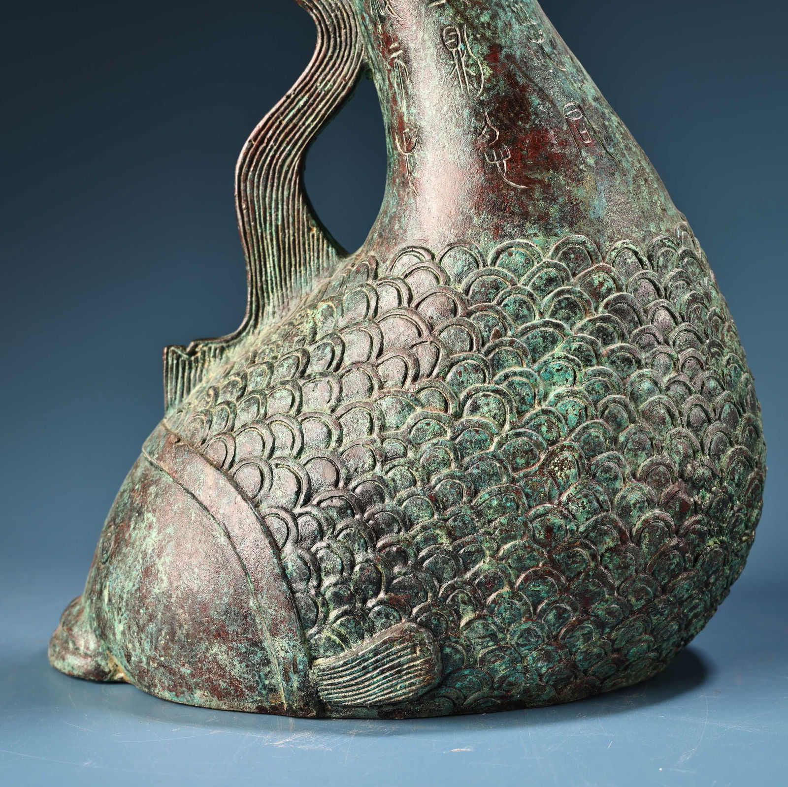 A fine bronze fish bottle - 5