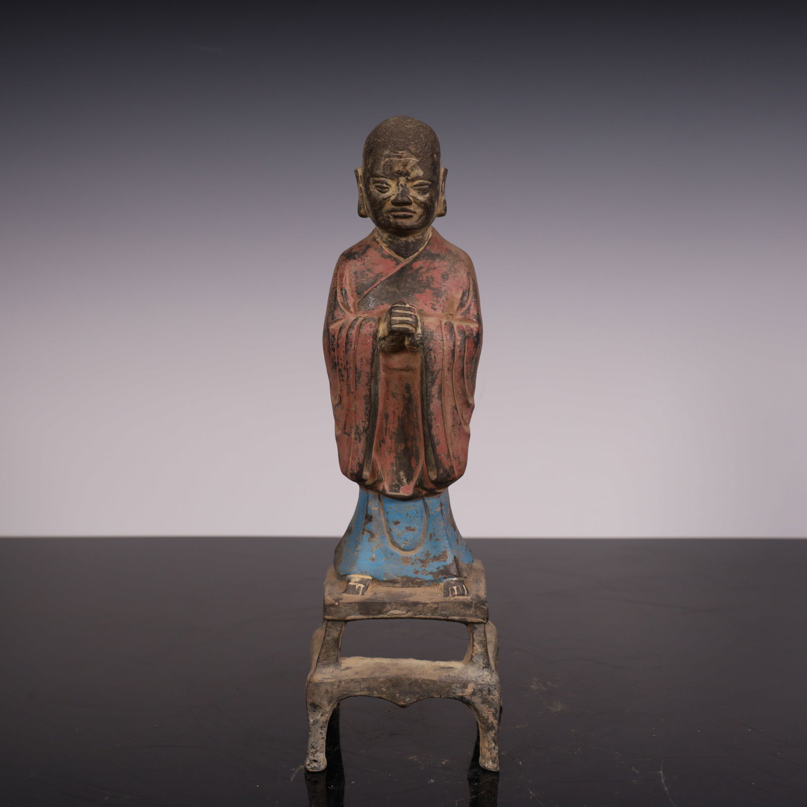 A bronze painted monk statue of the Tang Dynasty (1 of 8)