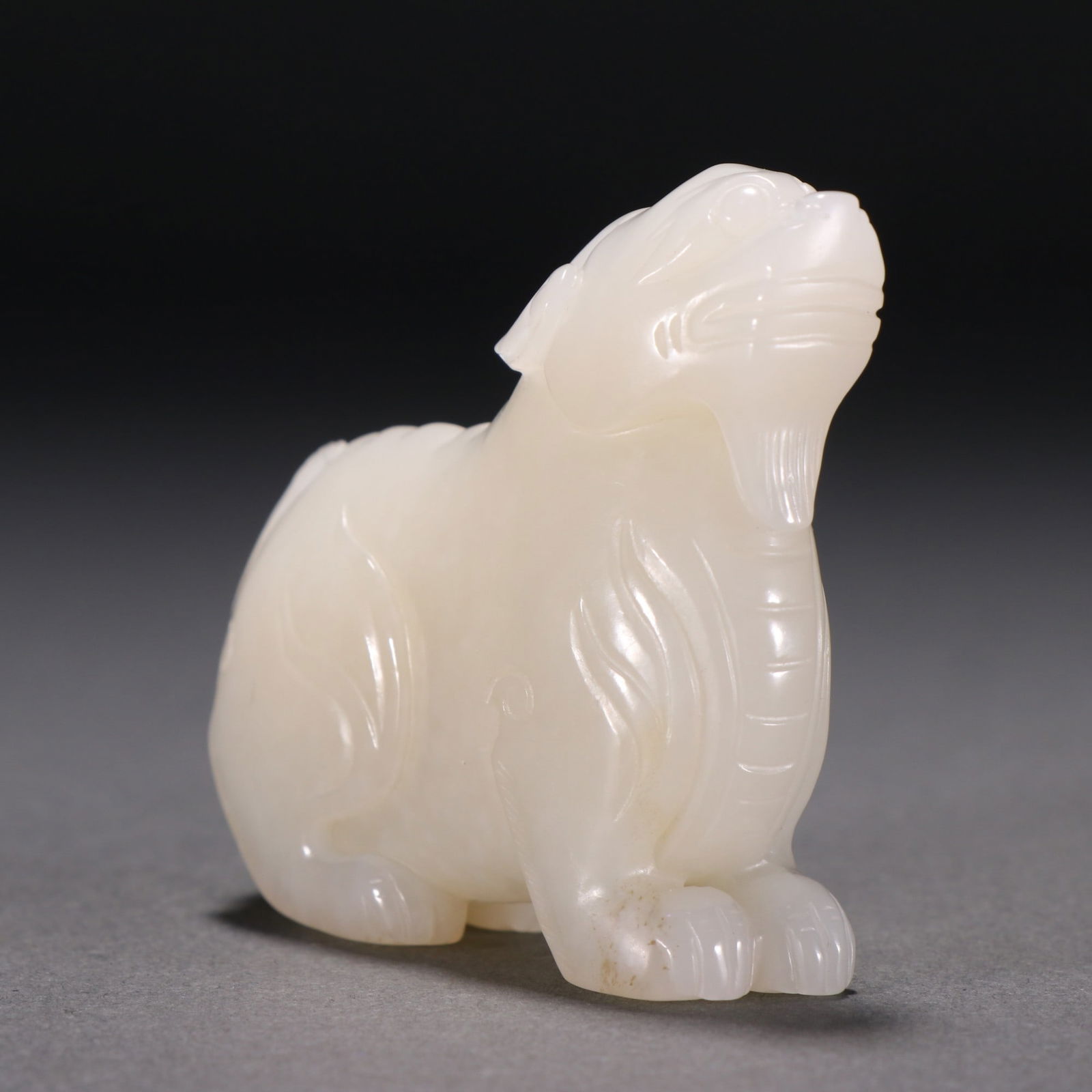 A beautiful Hetian jade beast carving - 7