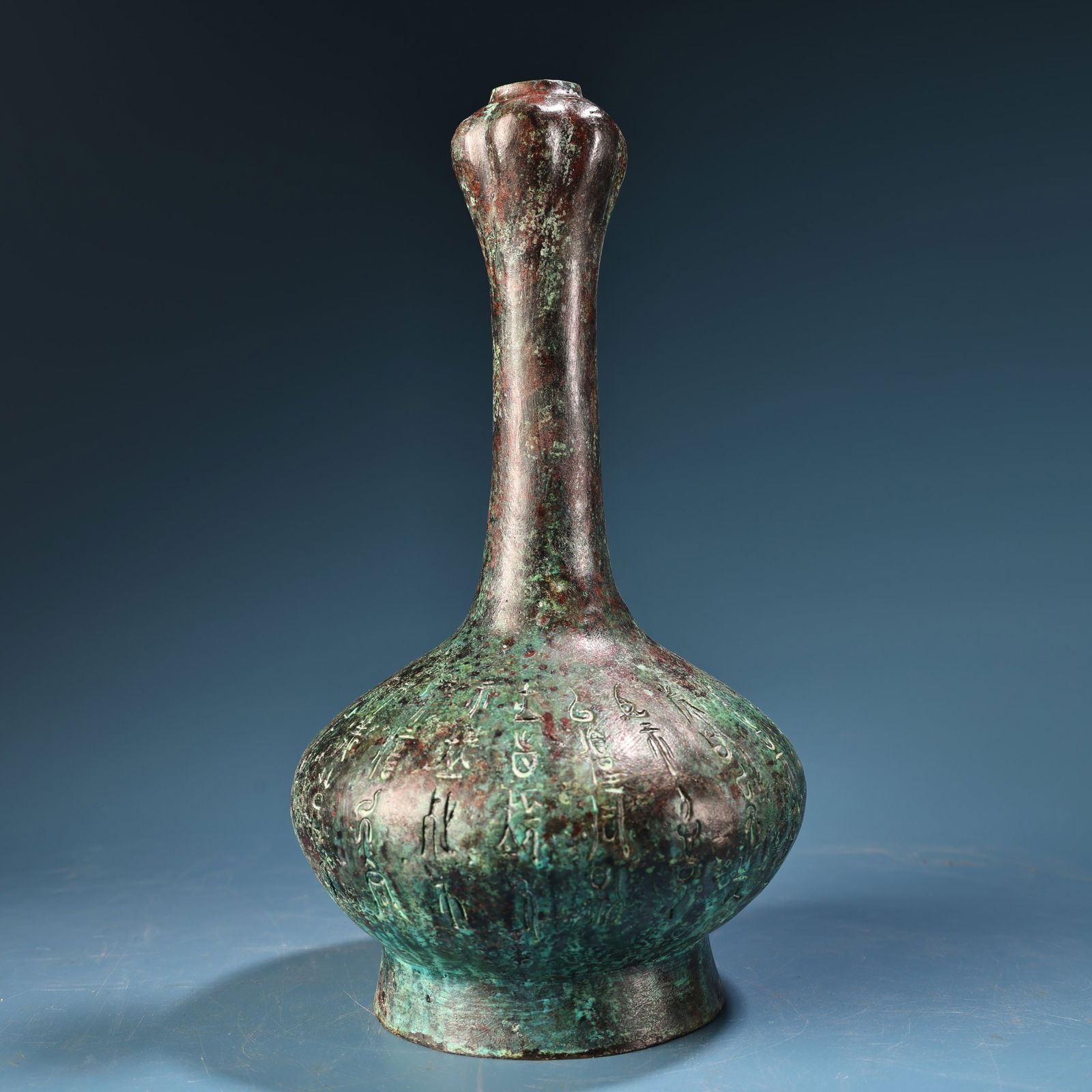 A fine bronze vase (1 of 9)