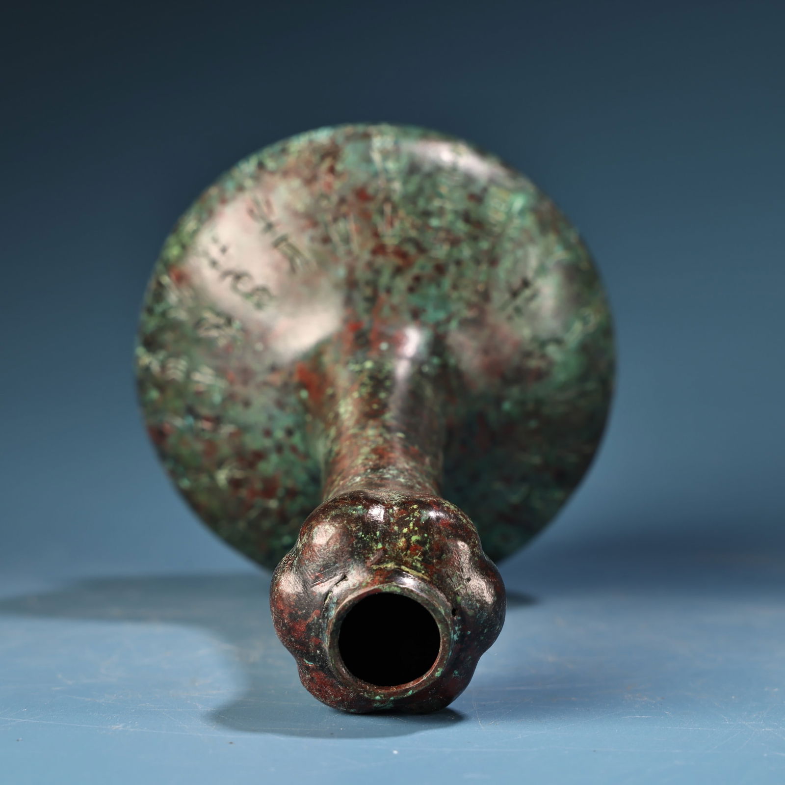 A fine bronze vase - 8