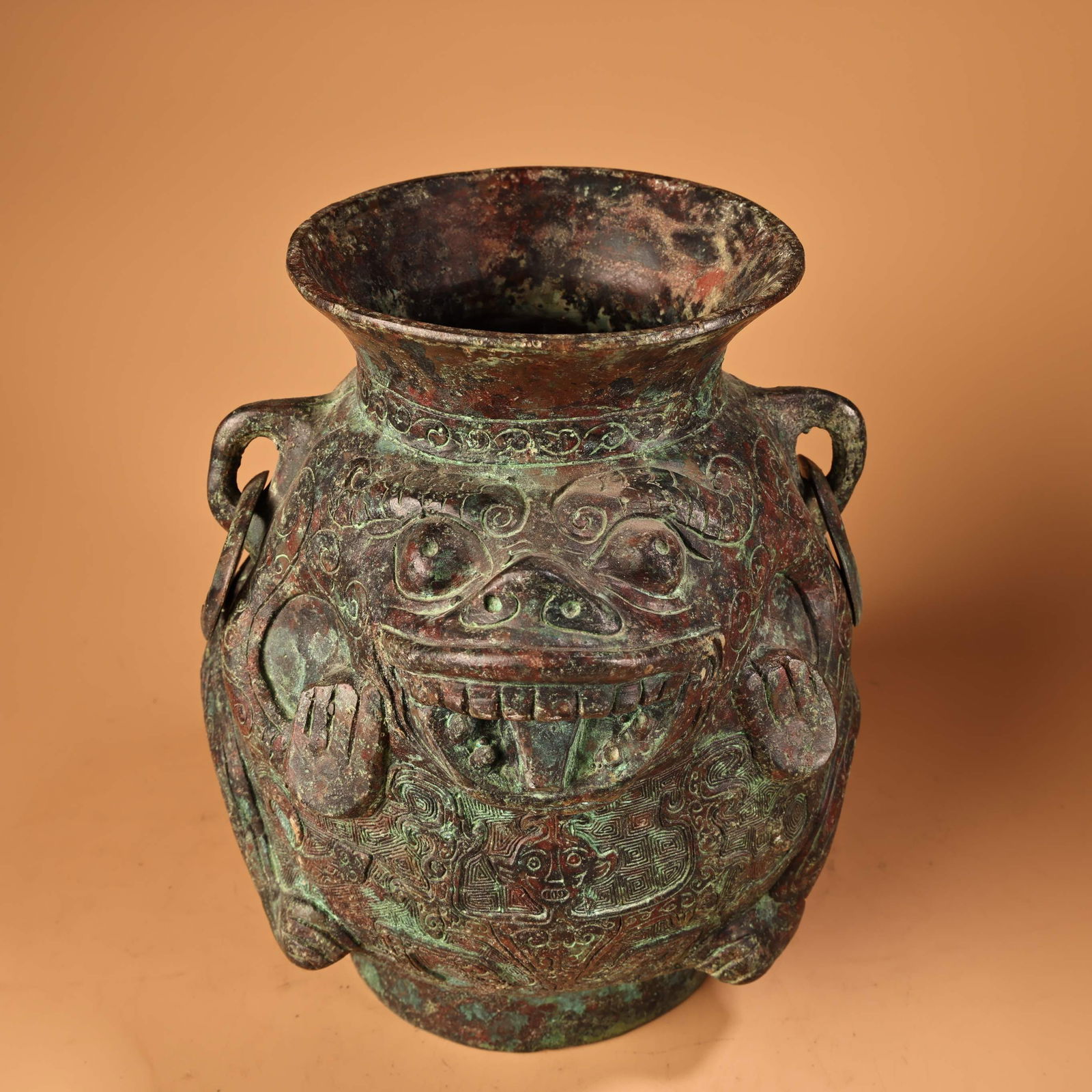 A fine bronze beast-shaped jar - 4