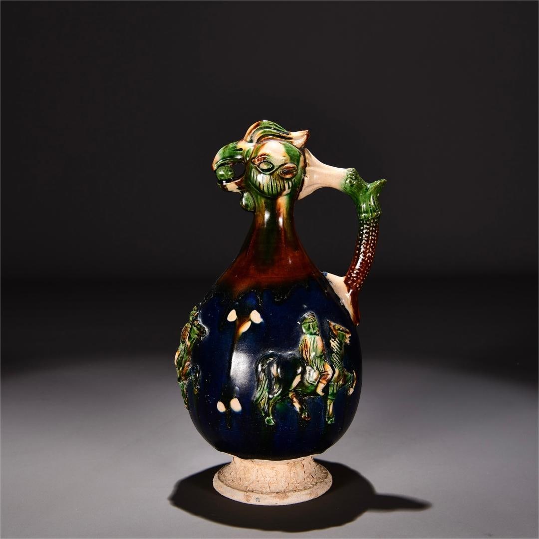A three-color pot from the Tang Dynasty (1 of 9)
