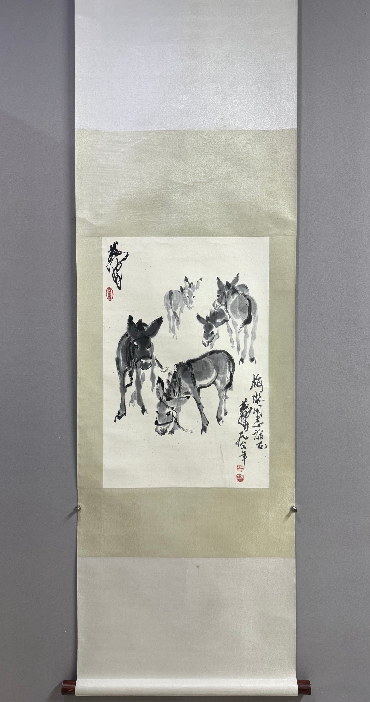 A picture of Huang Zhou's five donkeys: Huang Zhou's Five Donkeys Picture Size:72x47cm (The Dimensions Of All Batches Are Manually Measured.If You Need More Detailed Information, Please Contact Our Customer Service