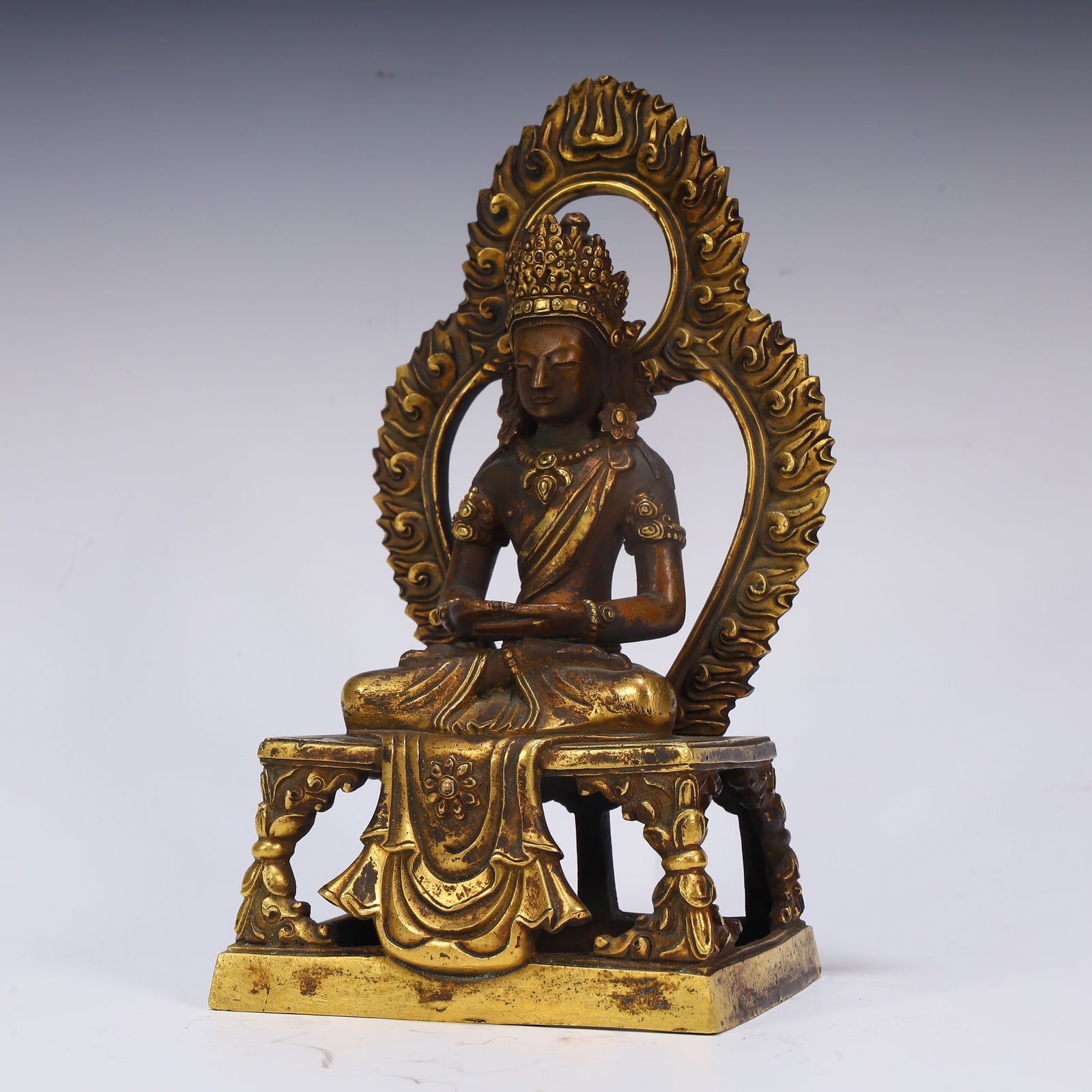 A beautiful bronze gilt Buddha - 2