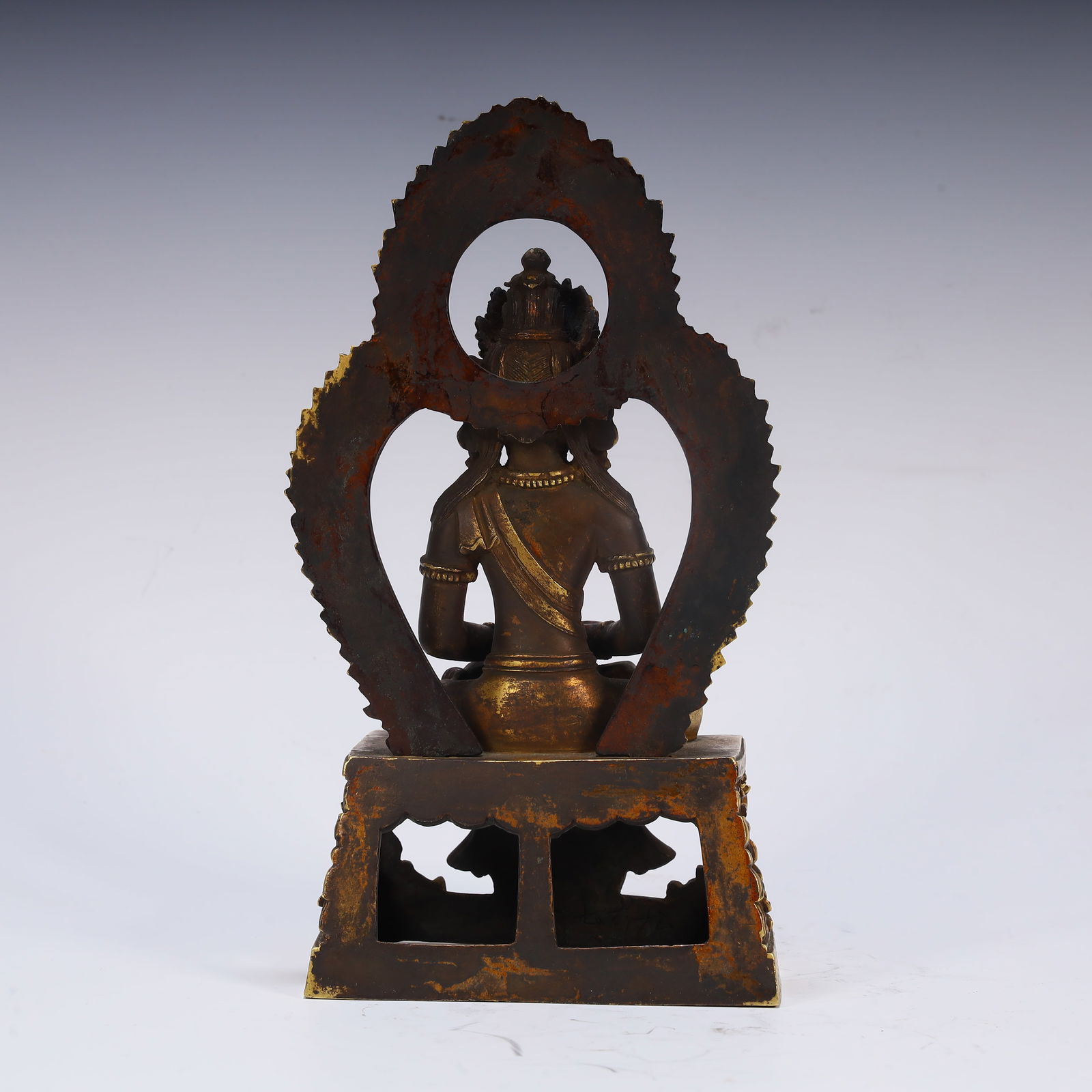 A beautiful bronze gilt Buddha - 5