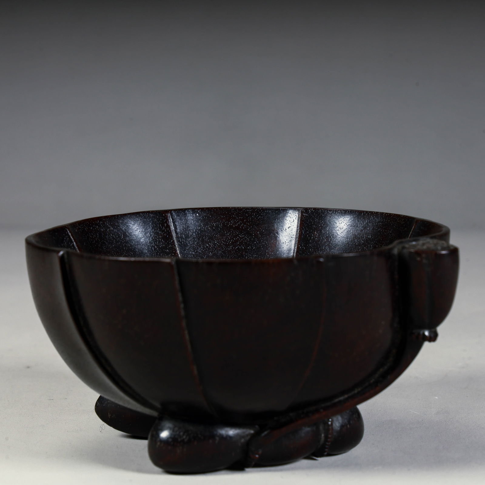 A Qing Dynasty rosewood carved lotus pattern cup: Qing Dynasty rosewood carved lotus pattern cup Size: H:6cm L:11cm W:10cm W:172g (The Dimensions Of All Batches Are Manually Measured.If You Need More Detailed Information, Please