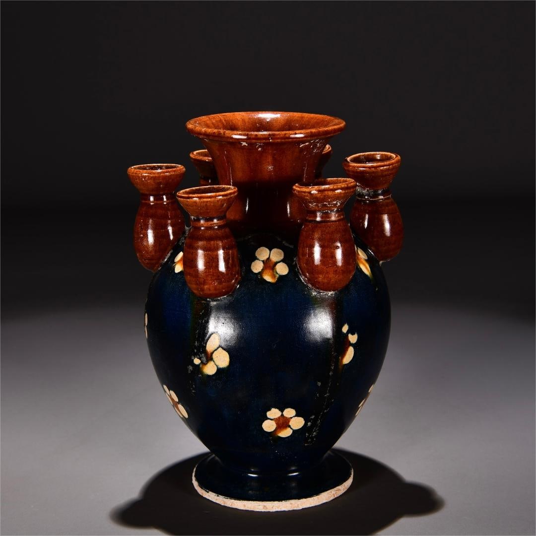 A beautiful Tang Sancai six-tube bottle: Exquisite Tang Sancai six-tube bottle Size:H:23cm W:17cm (The Dimensions Of All Batches Are Manually Measured.If You Need More Detailed Information, Please Contact Our Customer Service Before Bidding.