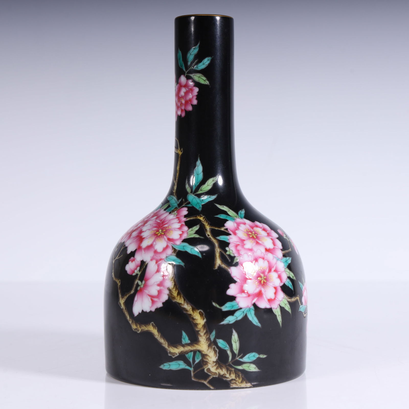 A beautiful black background pastel floral poetry rattle: Exquisite black background pastel flower poetry rattle statue SIZE:D:10cm H:17.5cm W:300g (The Dimensions Of All Batches Are Manually Measured.If You Need More Detailed