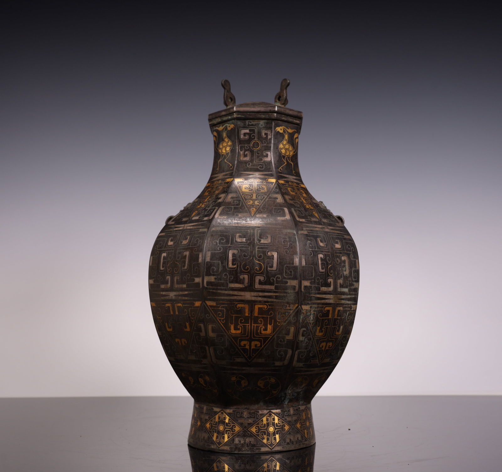 A Han Dynasty Cuojin silver hexagonal square vase: Han Dynasty Cuojin silver hexagonal square bottle SIZE: L: 19cm W:19cm H:35.3cm W:2.2kg (The Dimensions Of All Batches Are Manually Measured.If You Need More Detailed Information,