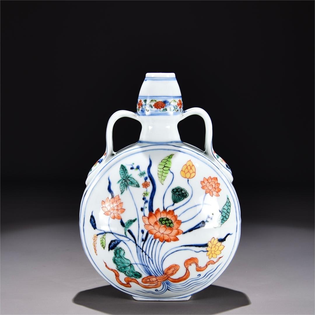 A Bouquet of Lotus-patterned Ruyi Flat Bottle from the Ming Dynasty Xuannian system: A lotus-patterned ruyi flat bottle made in the Ming Dynasty Size:H:29cm W:20cm (The Dimensions Of All Batches Are Manually Measured.If You Need More Detailed Information, Please