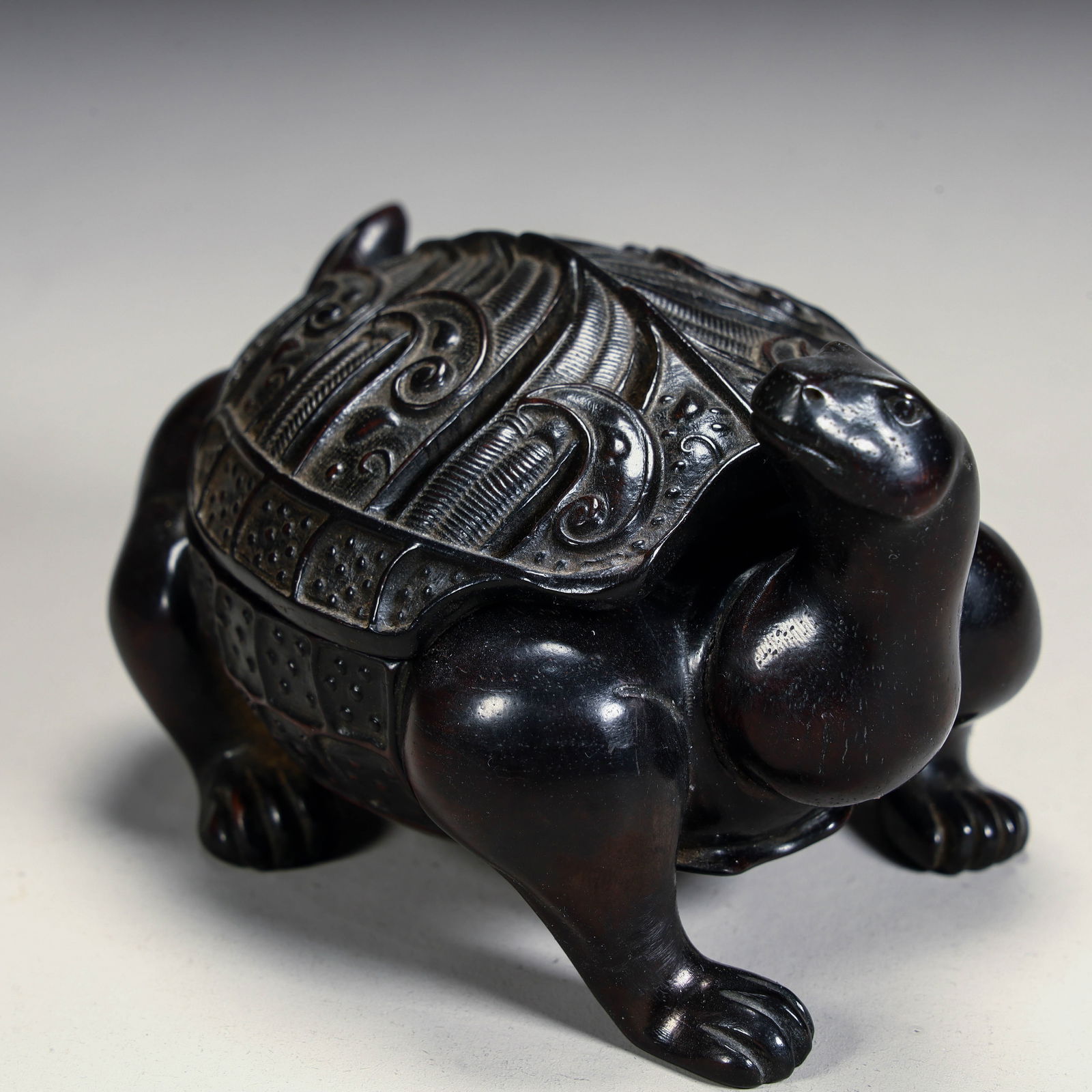 A Qing Dynasty rosewood carved turtle-shaped lid box (1 of 9)