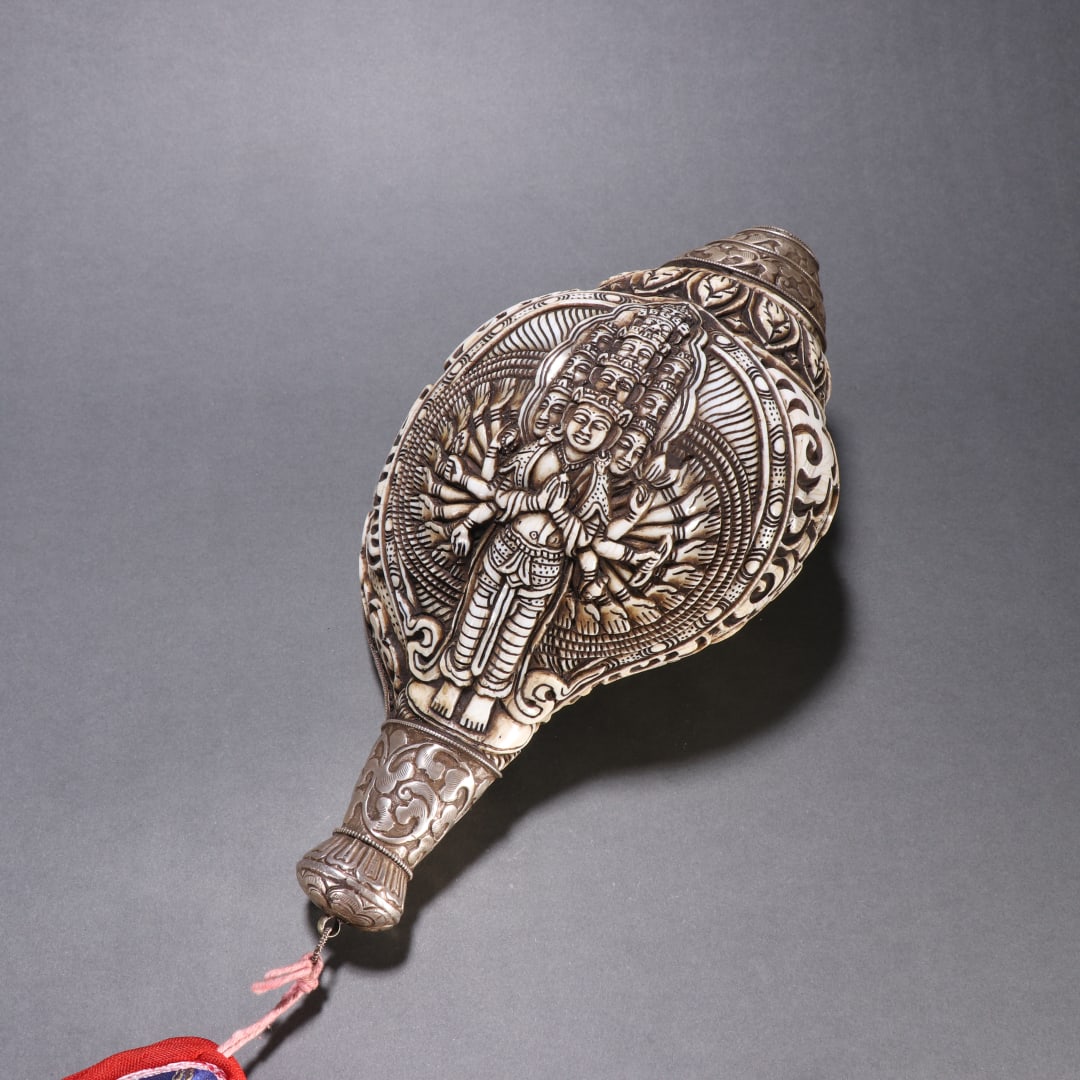 A beautiful Thousand-Handed Guanyin Conch (1 of 9)