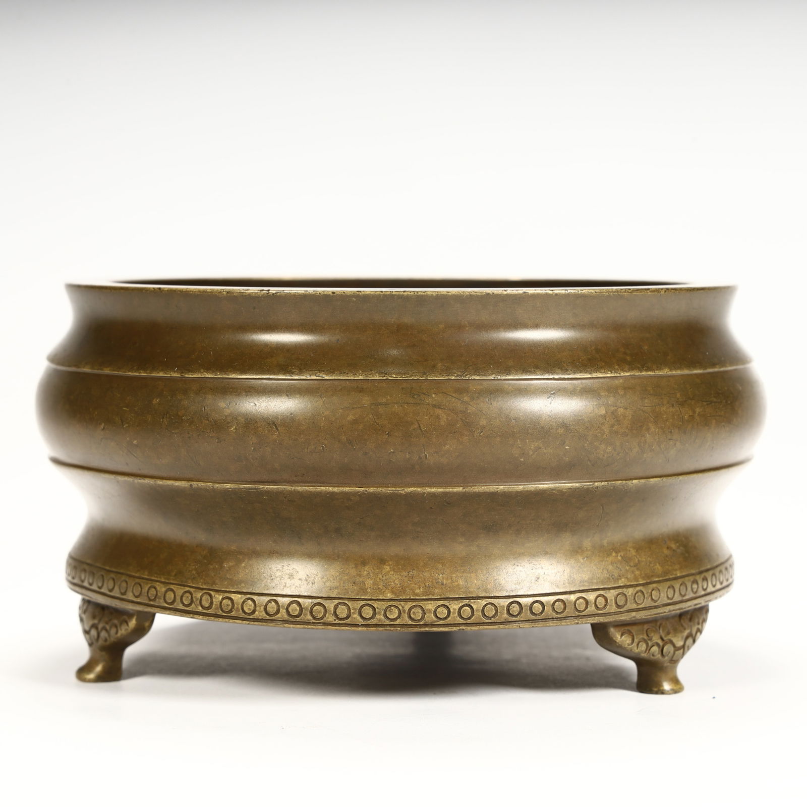 A copper string-patterned three-legged incense burner from the Qing Dynasty - 3