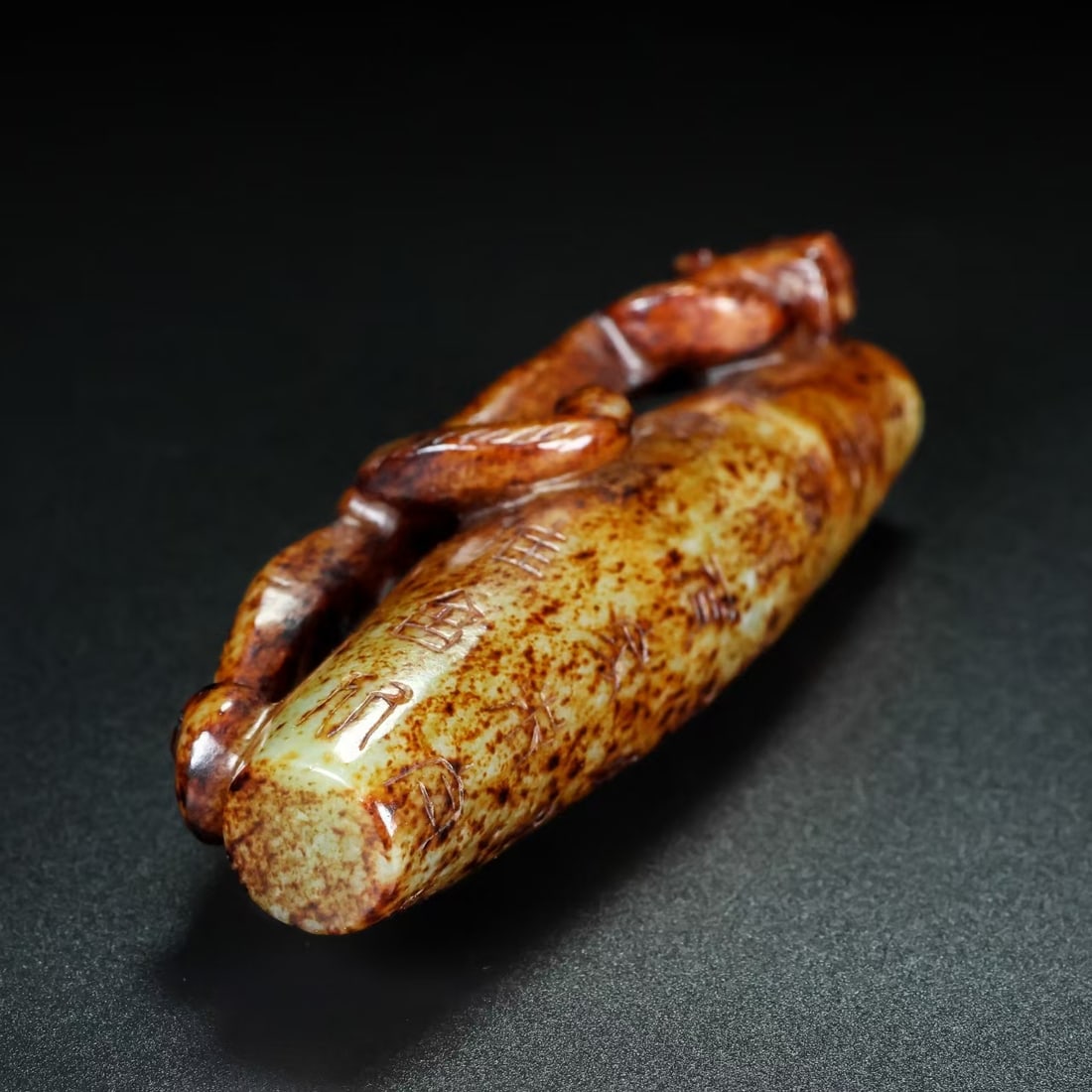 A piece of exquisite Hetian jade: Exquisite Hetian jade Size:L:3cm W:2cm H:9.5cm W:113g (The Dimensions Of All Batches Are Manually Measured.If You Need More Detailed Information, Please Contact Our Customer