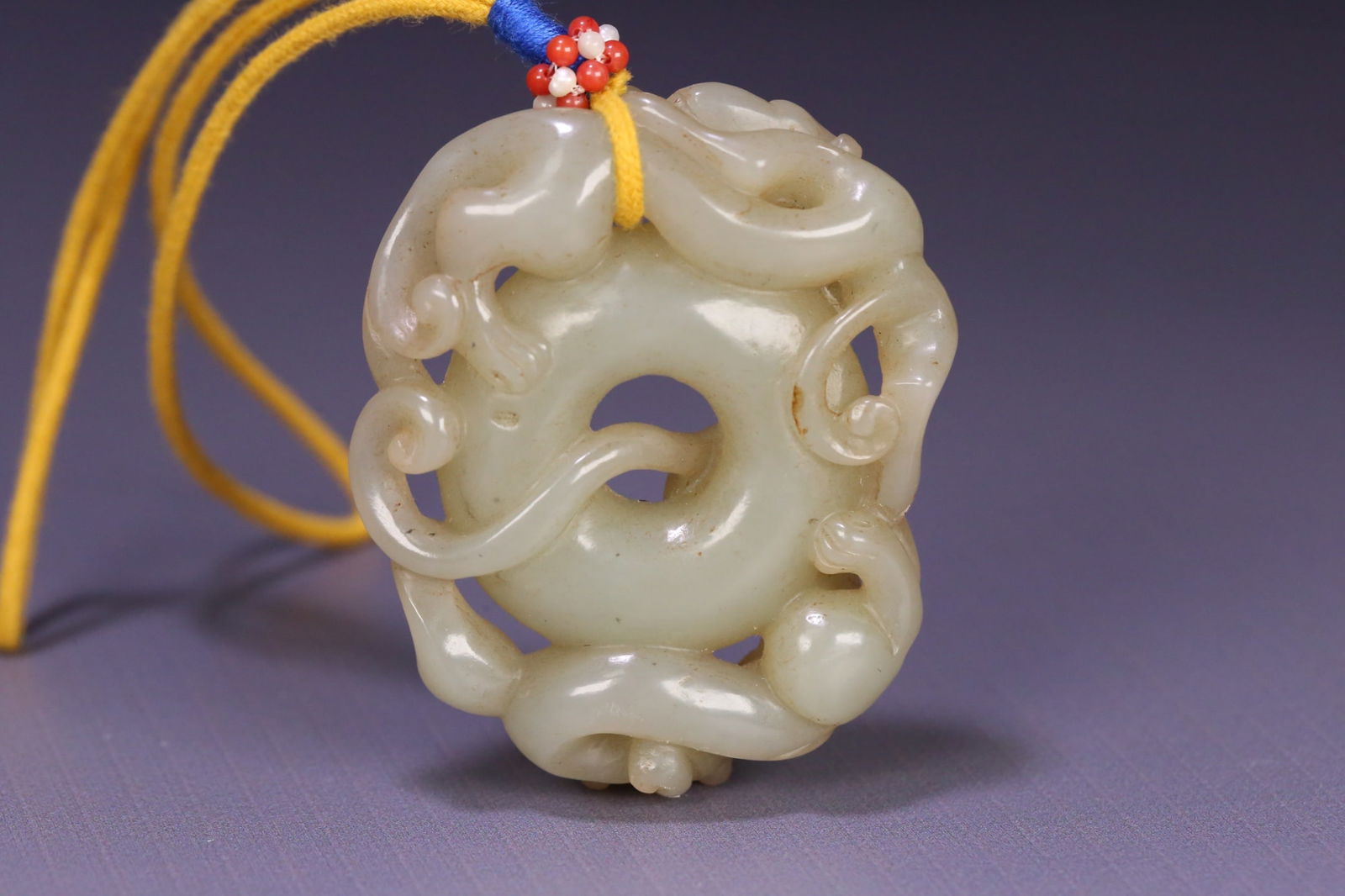 A beautiful Hetian jade dragon pendant - 2