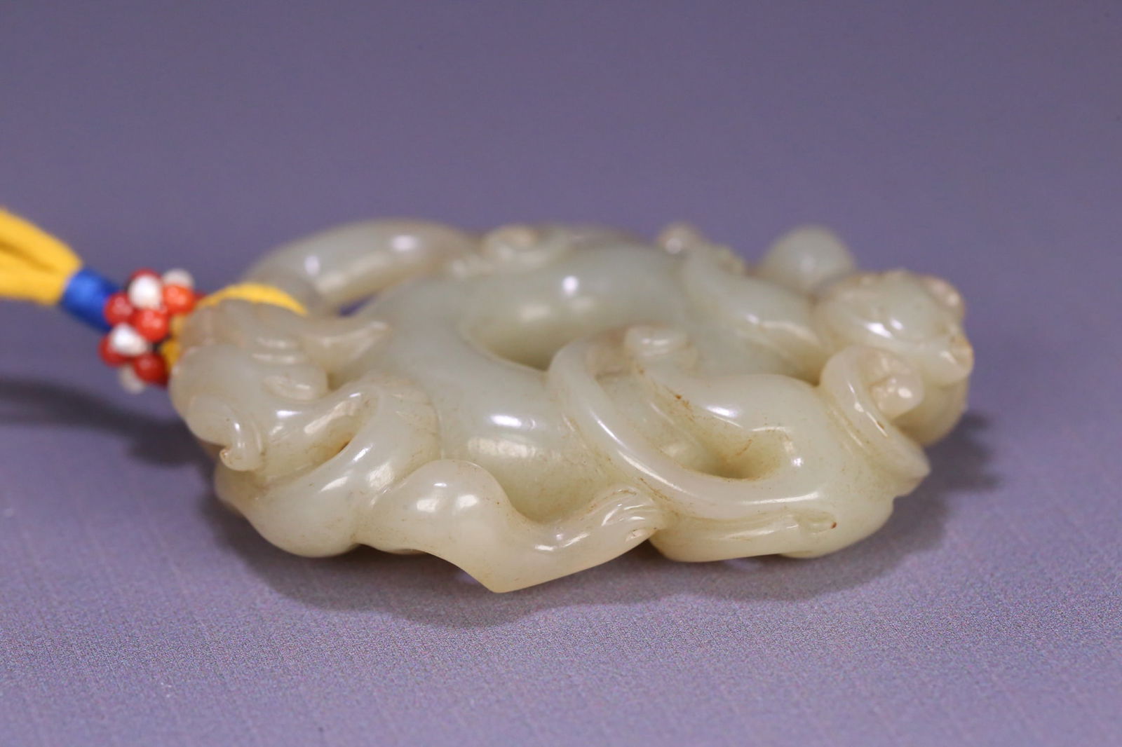 A beautiful Hetian jade dragon pendant - 3