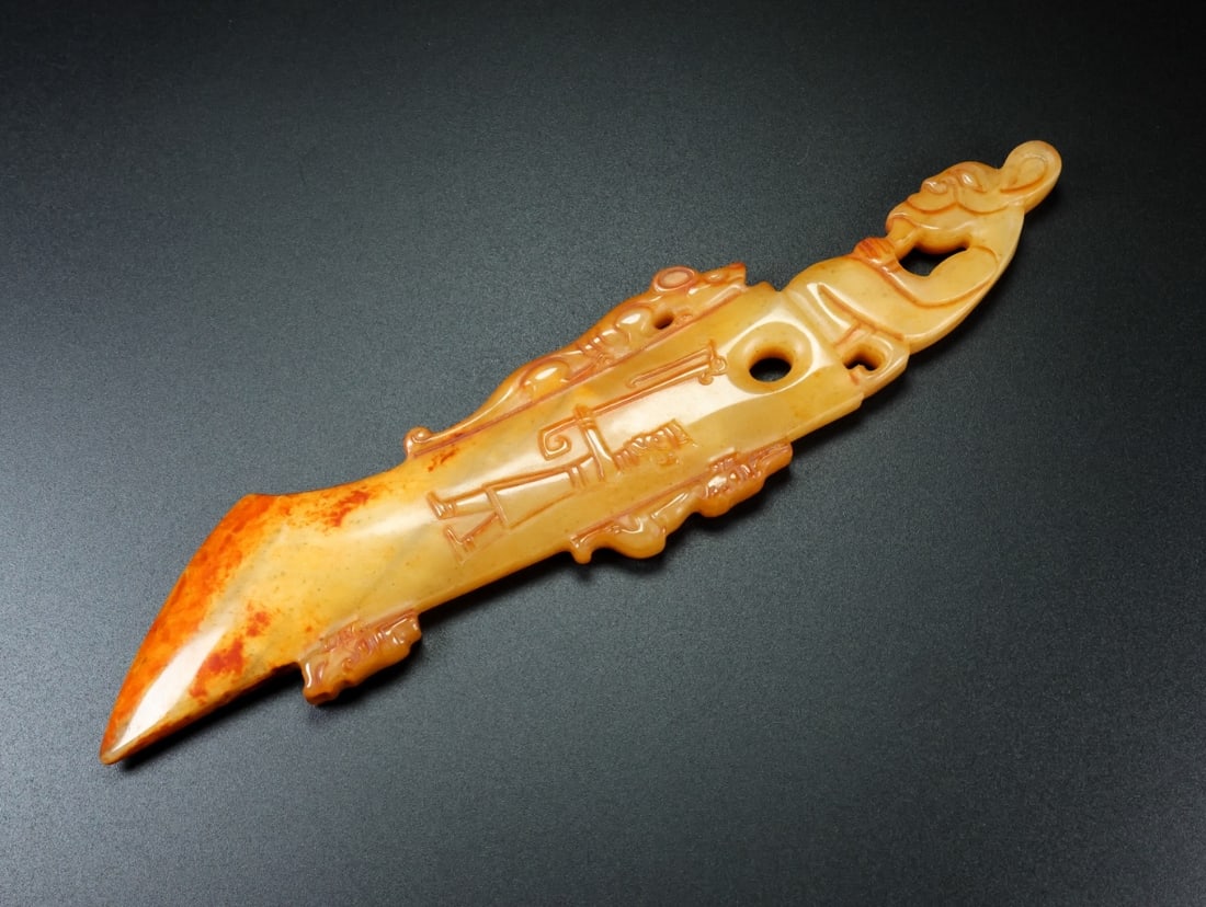 A fine Hetian jade axe: Exquisite Hetian jade axe Size:L:4.4cm W:1cm H:21cm W:163g (The Dimensions Of All Batches Are Manually Measured.If You Need More Detailed Information, Please Contact Our Customer