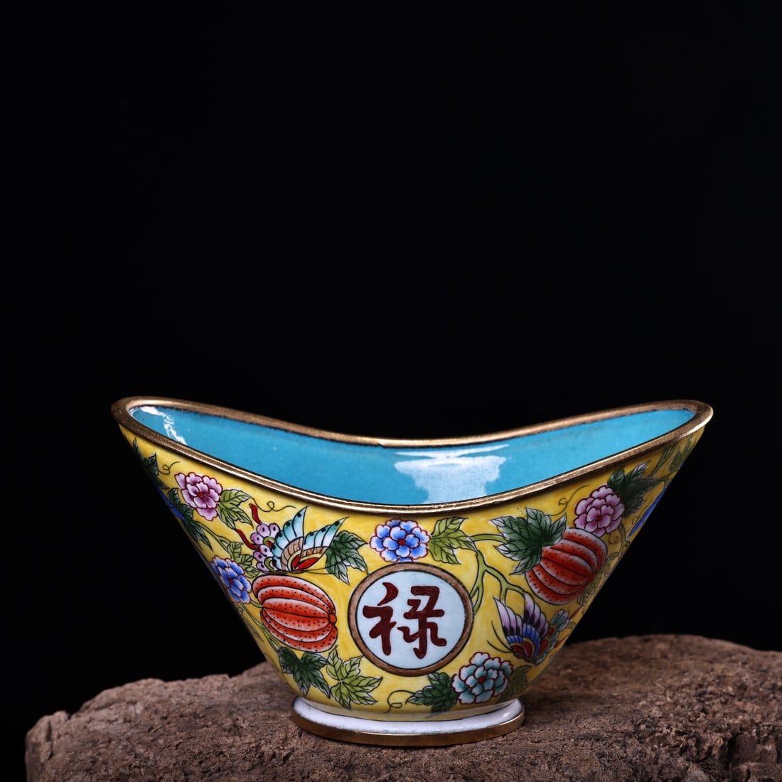 A pure hand-painted enamel ingots bowl from the Qing Dynasty (1 of 9)