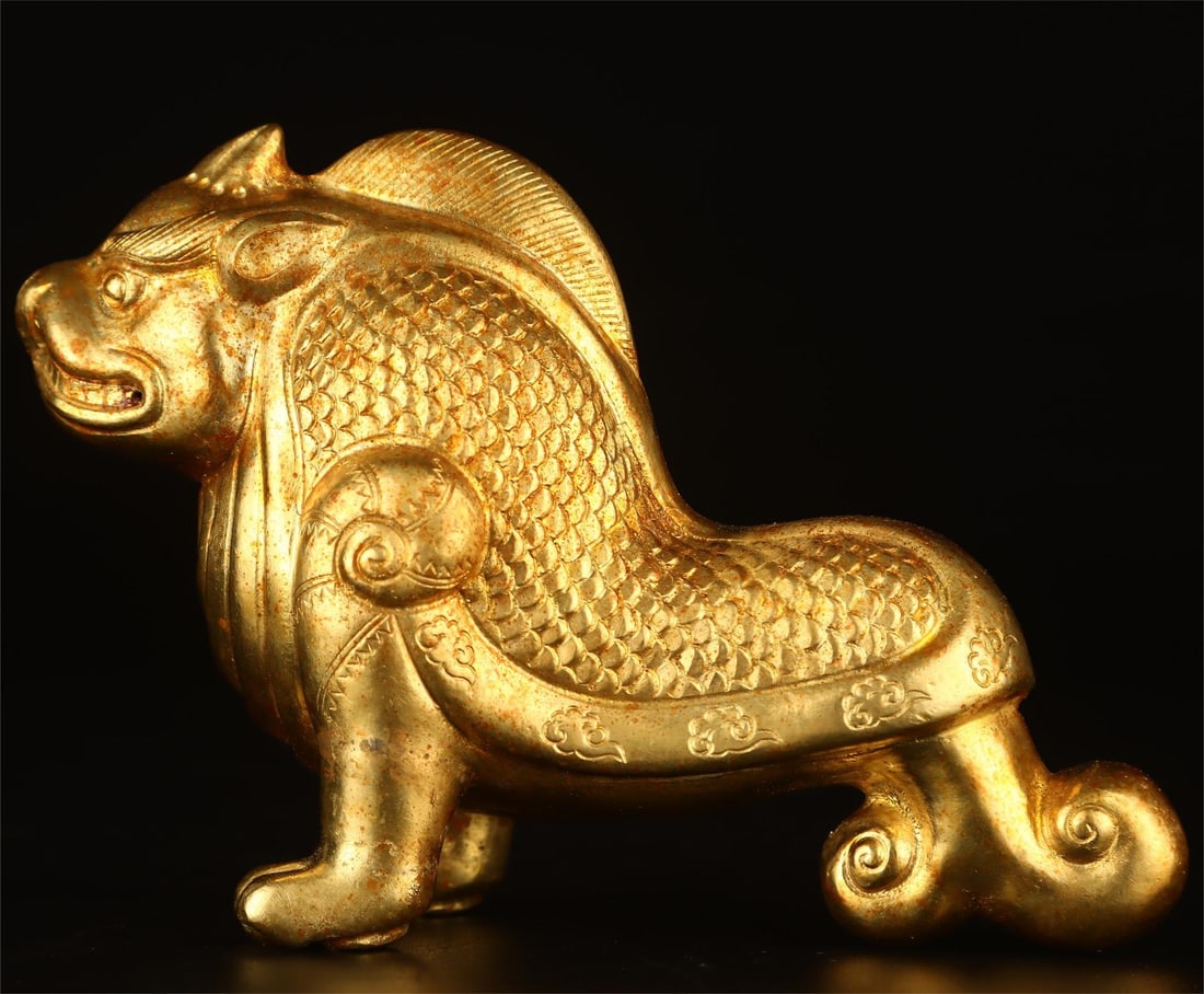 A copper-gilt shark ornament from the Tang Dynasty: Tang Dynasty copper gilt shark ornaments Size:W:452g L:25cm H:10cm (The Dimensions Of All Batches Are Manually Measured.If You Need More Detailed Information, Please Contact Our