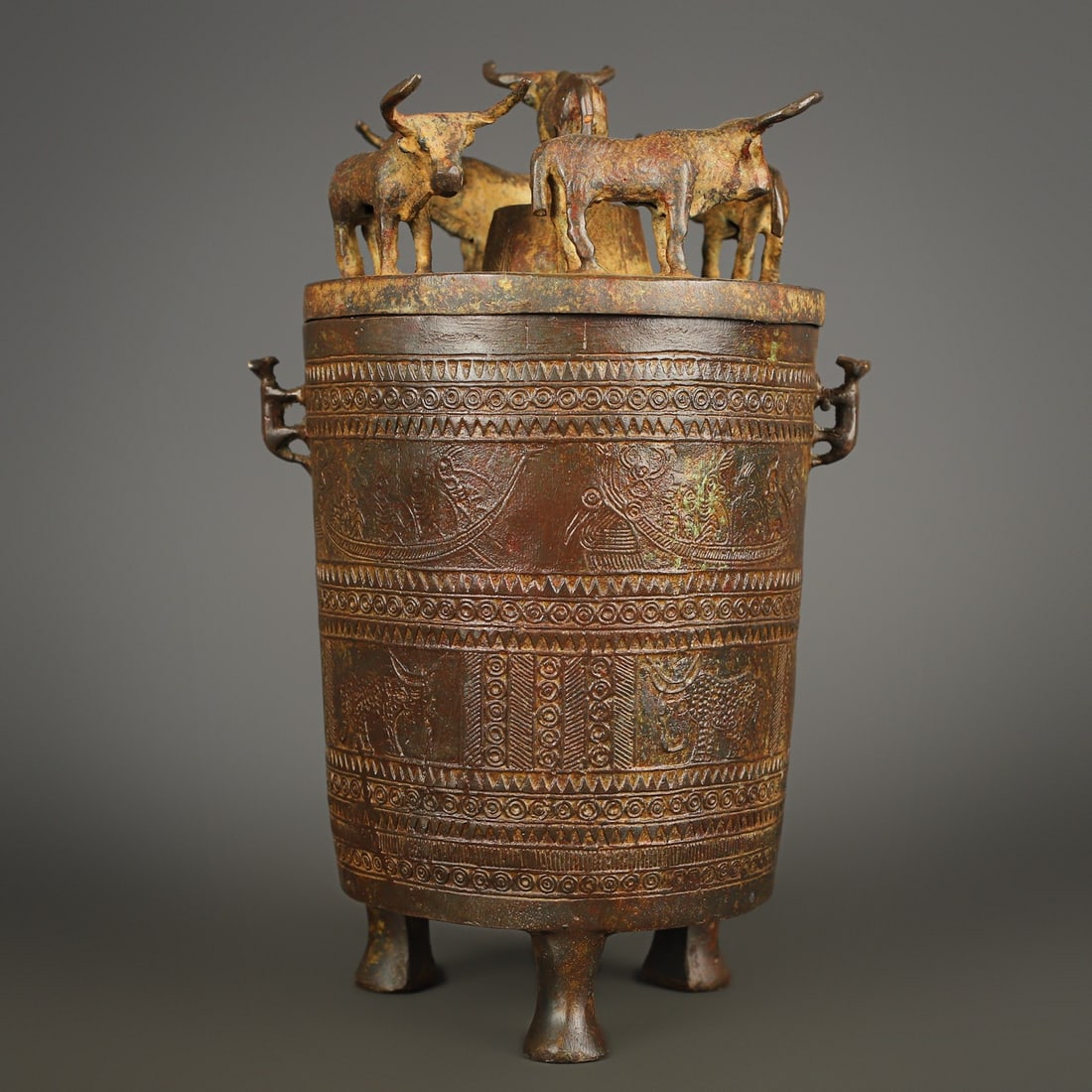 A fine Western Zhou bronze five cattle barn - 8