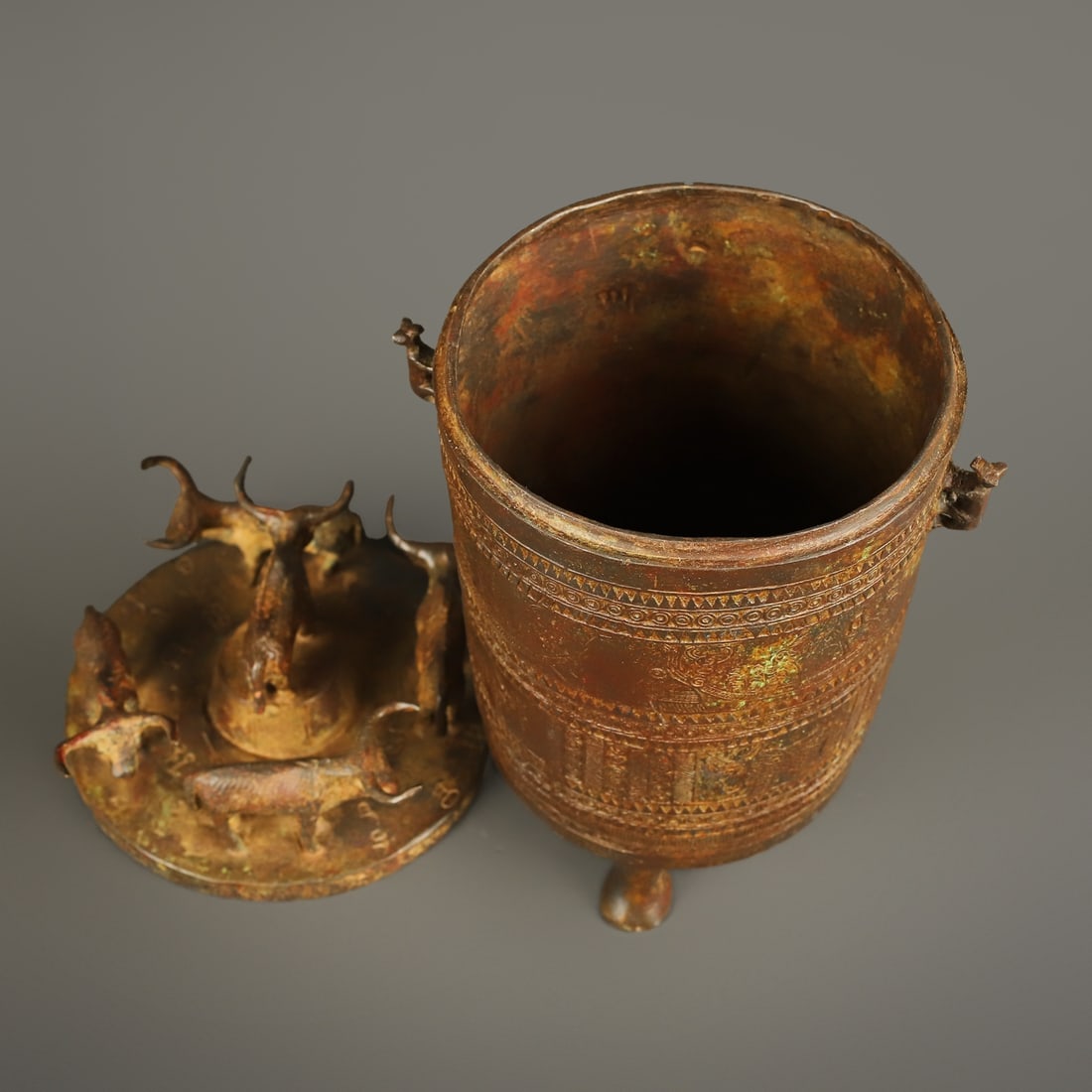 A fine Western Zhou bronze five cattle barn - 9